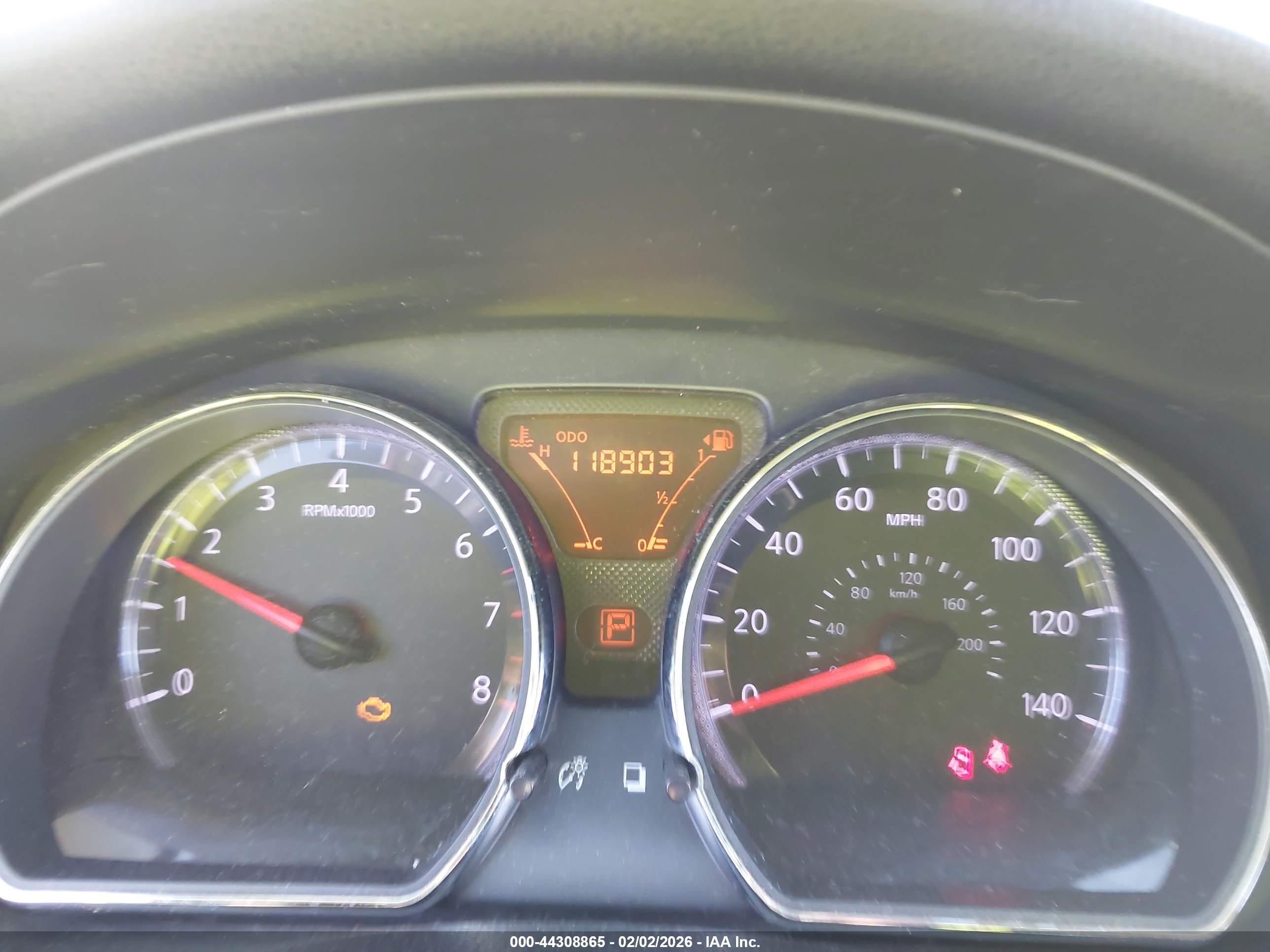 NISSAN VERSA image 7