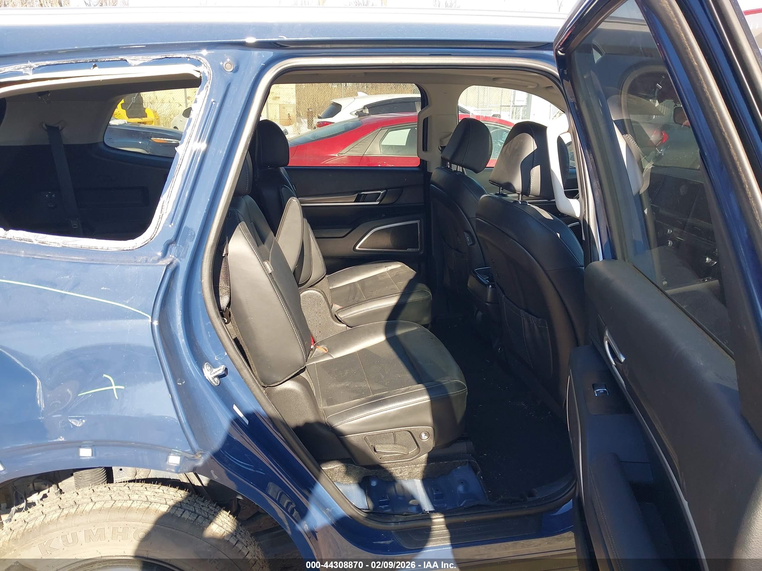 KIA TELLURIDE image 8