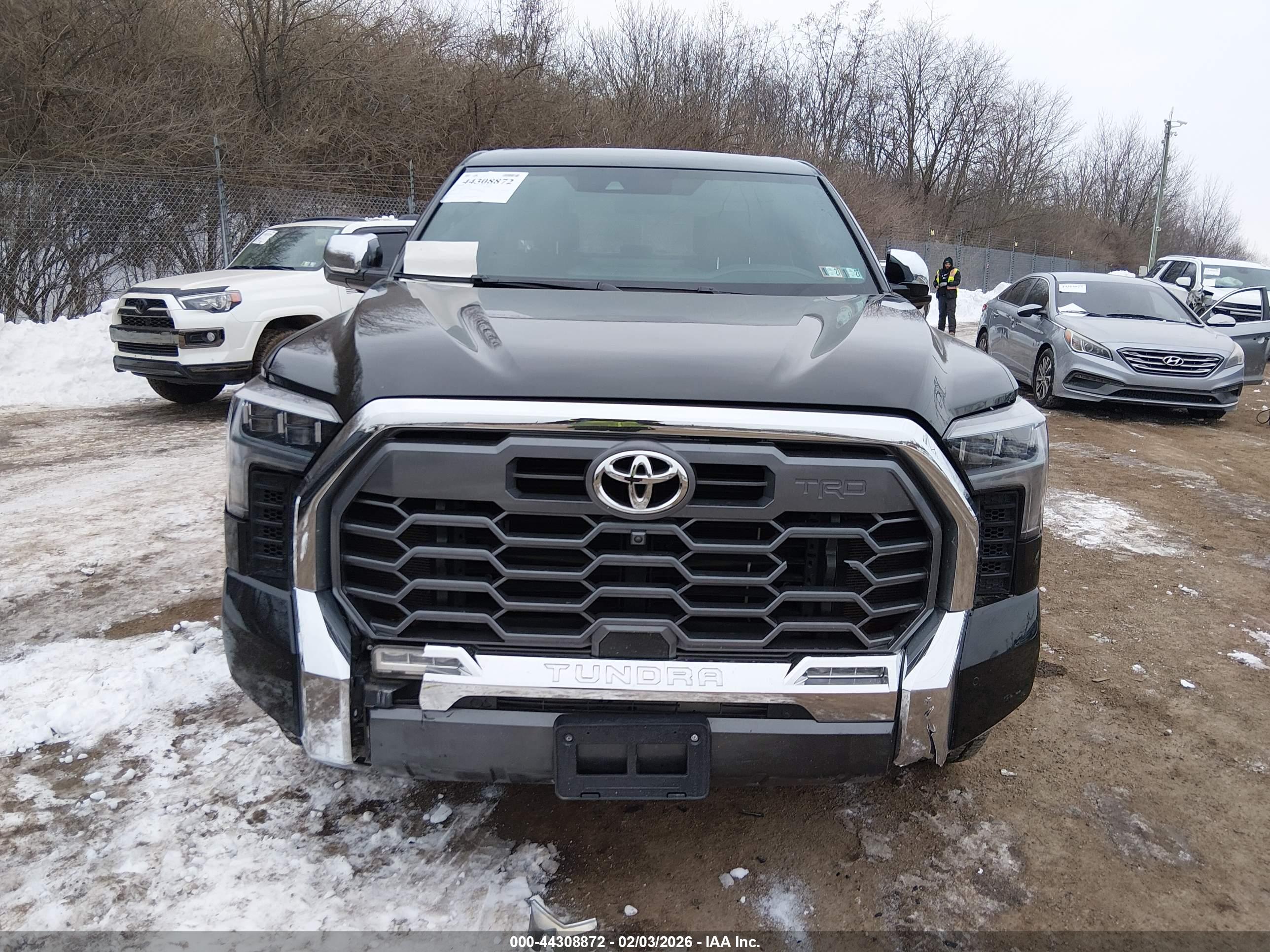 TOYOTA TUNDRA image 6