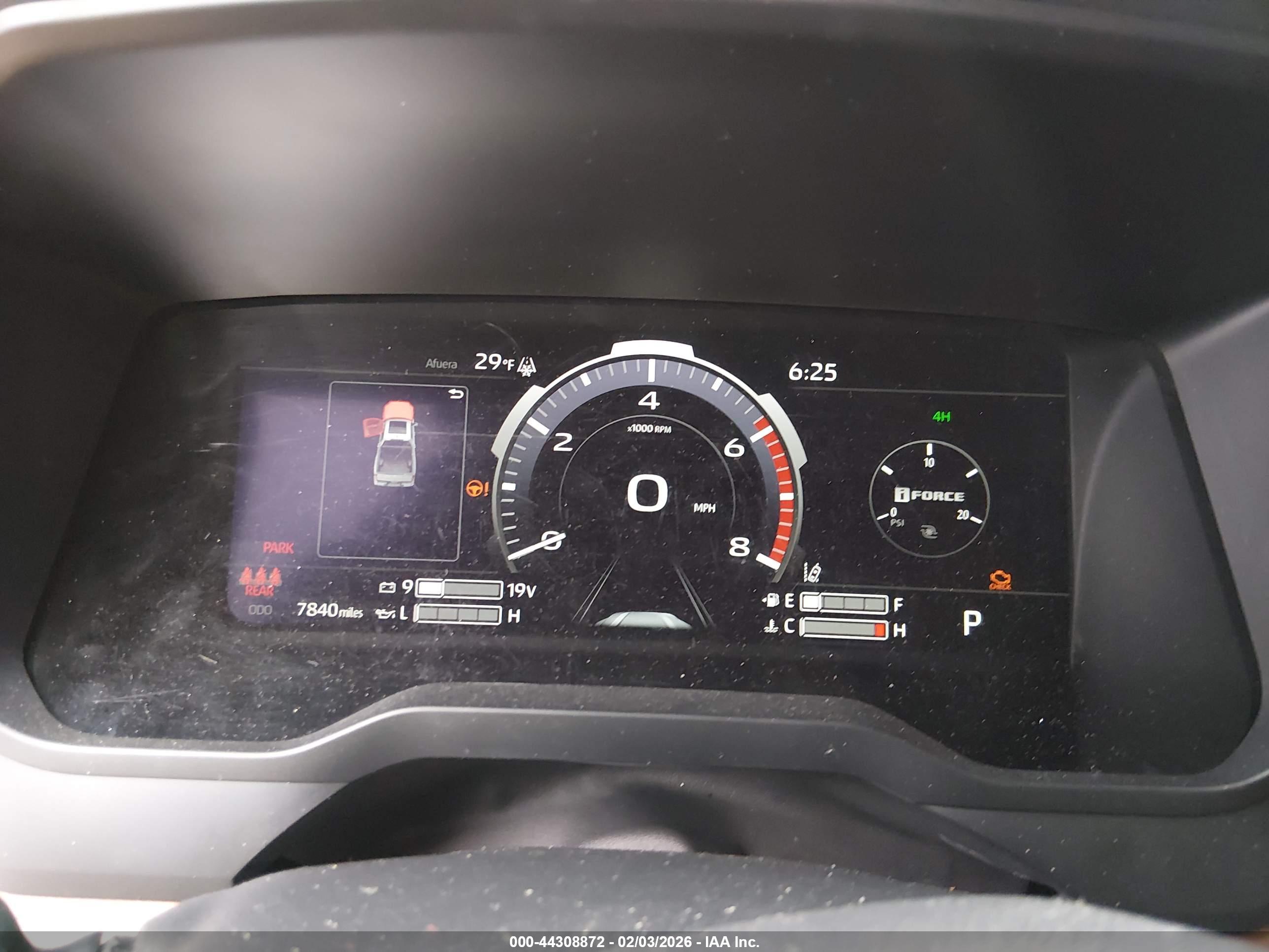 TOYOTA TUNDRA image 7