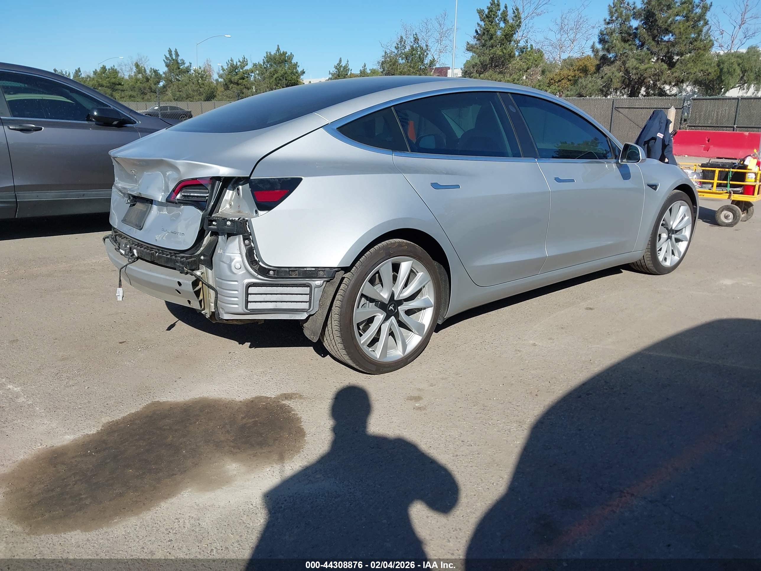 TESLA MODEL image 4