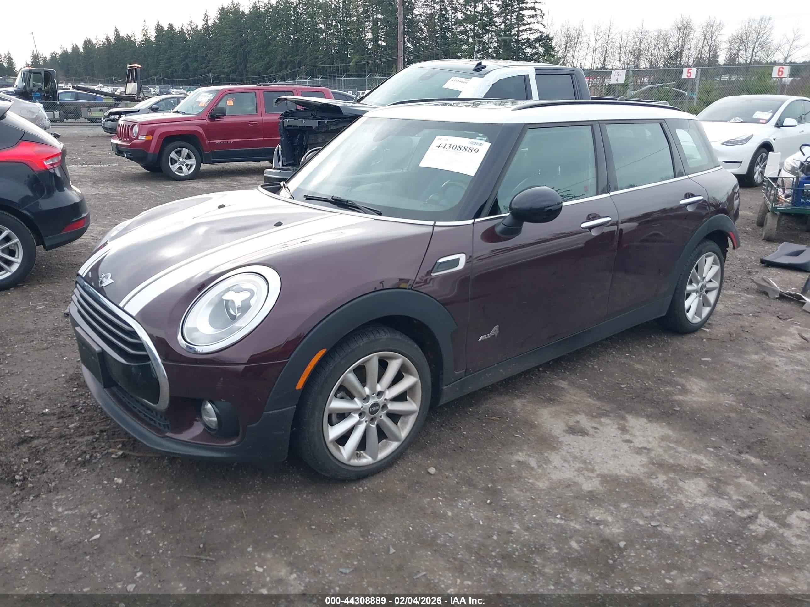 MINI CLUBMAN image 2