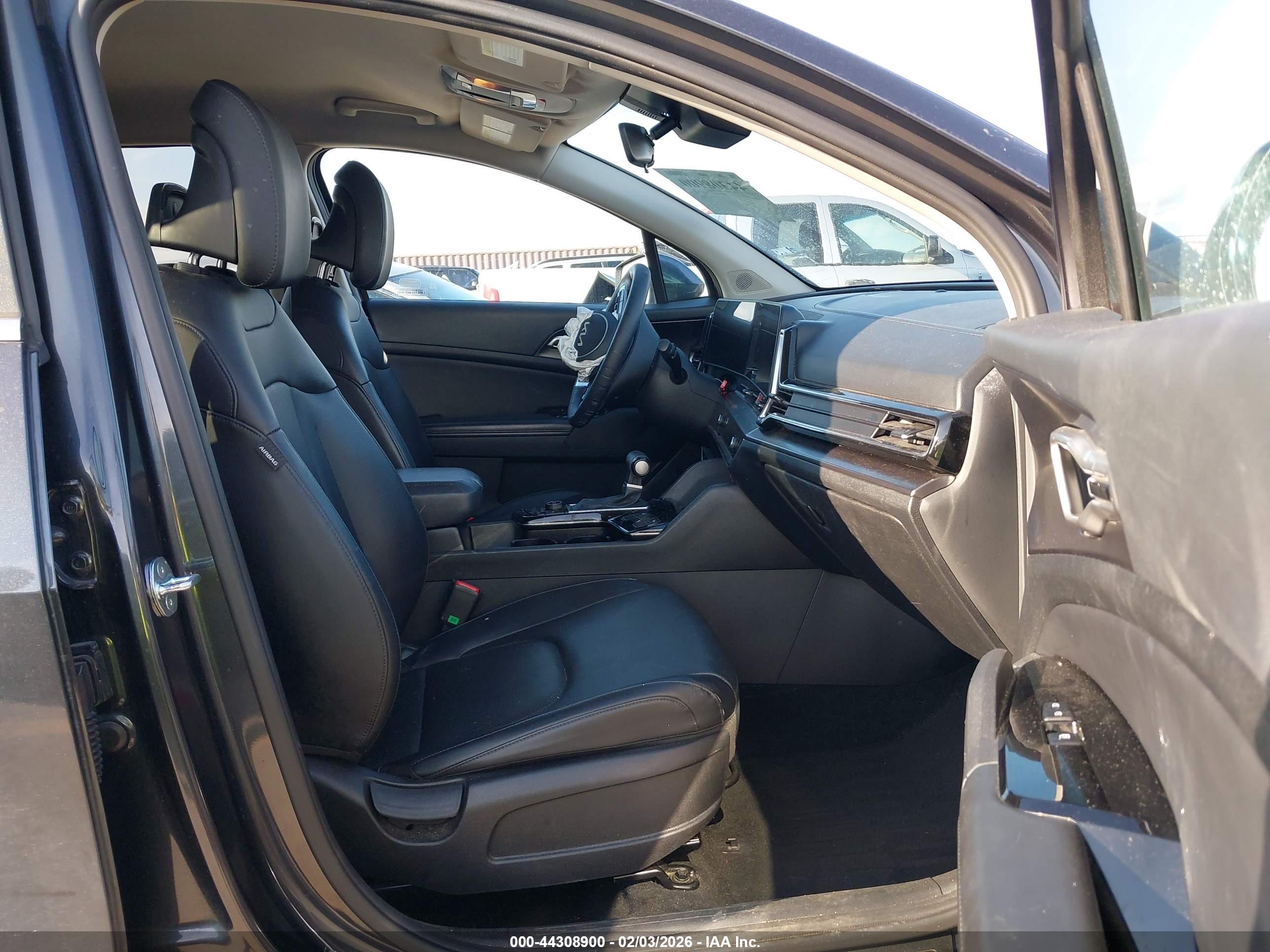 KIA SPORTAGE image 5