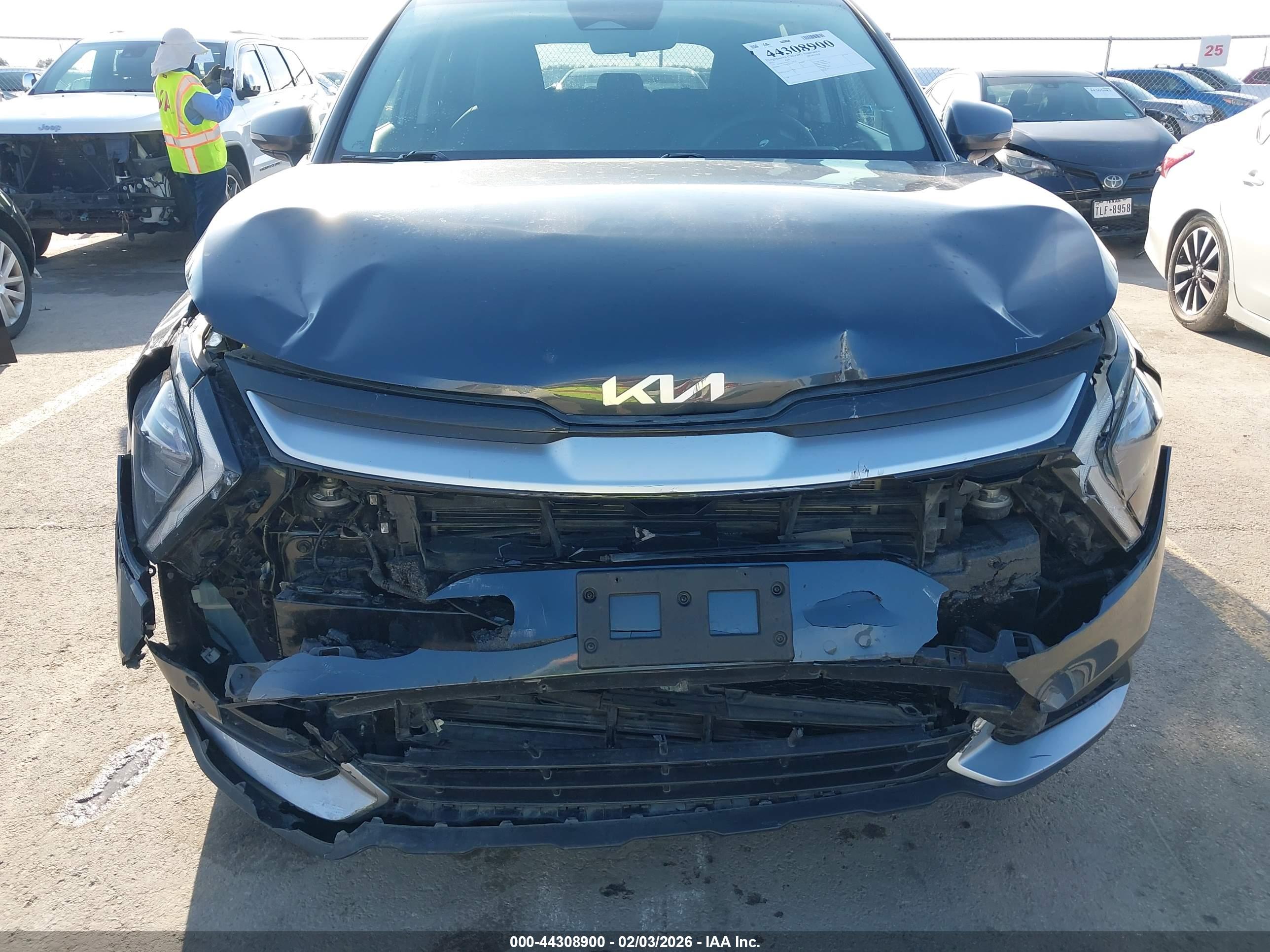 KIA SPORTAGE image 6