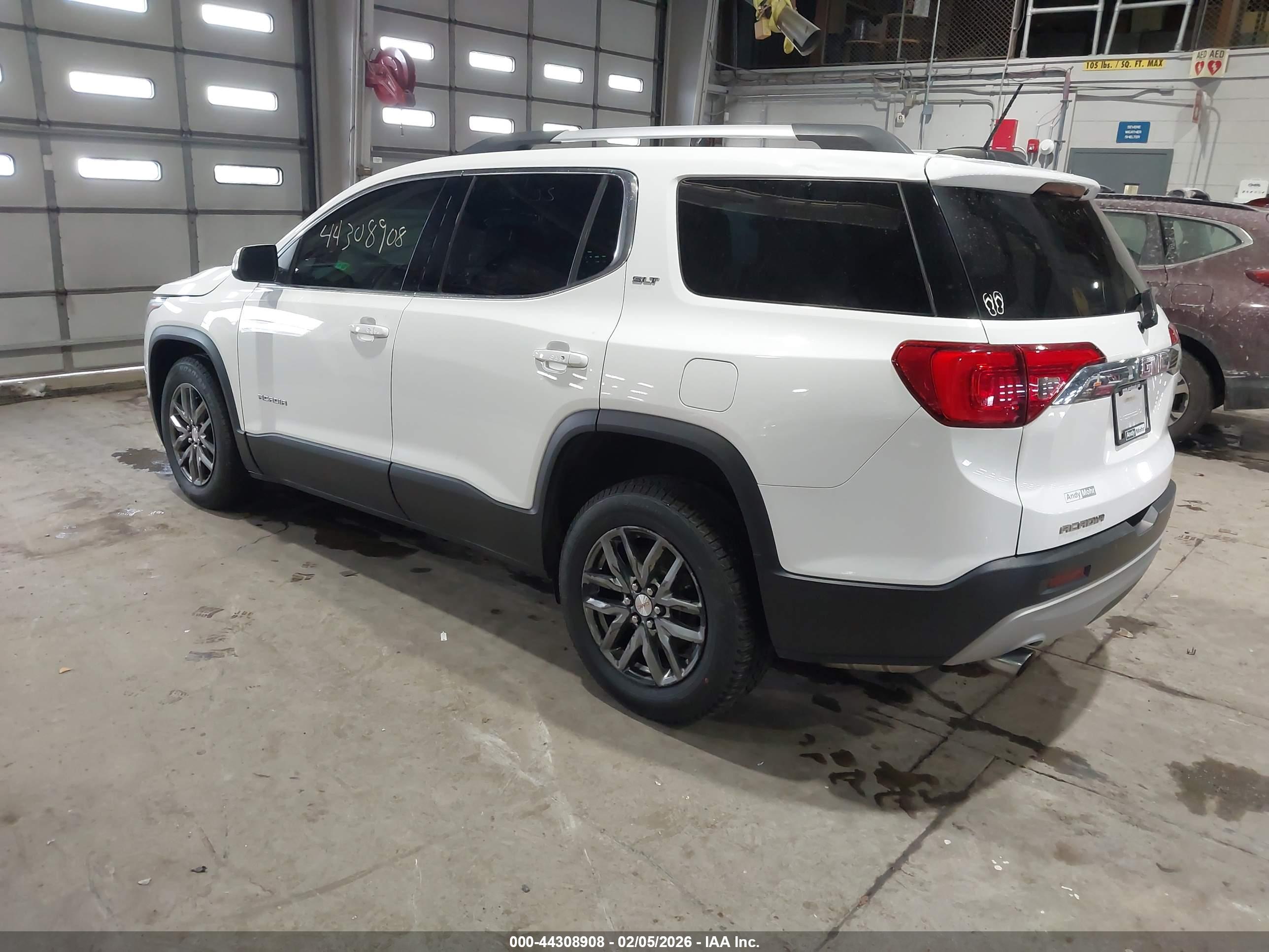 GMC ACADIA image 3