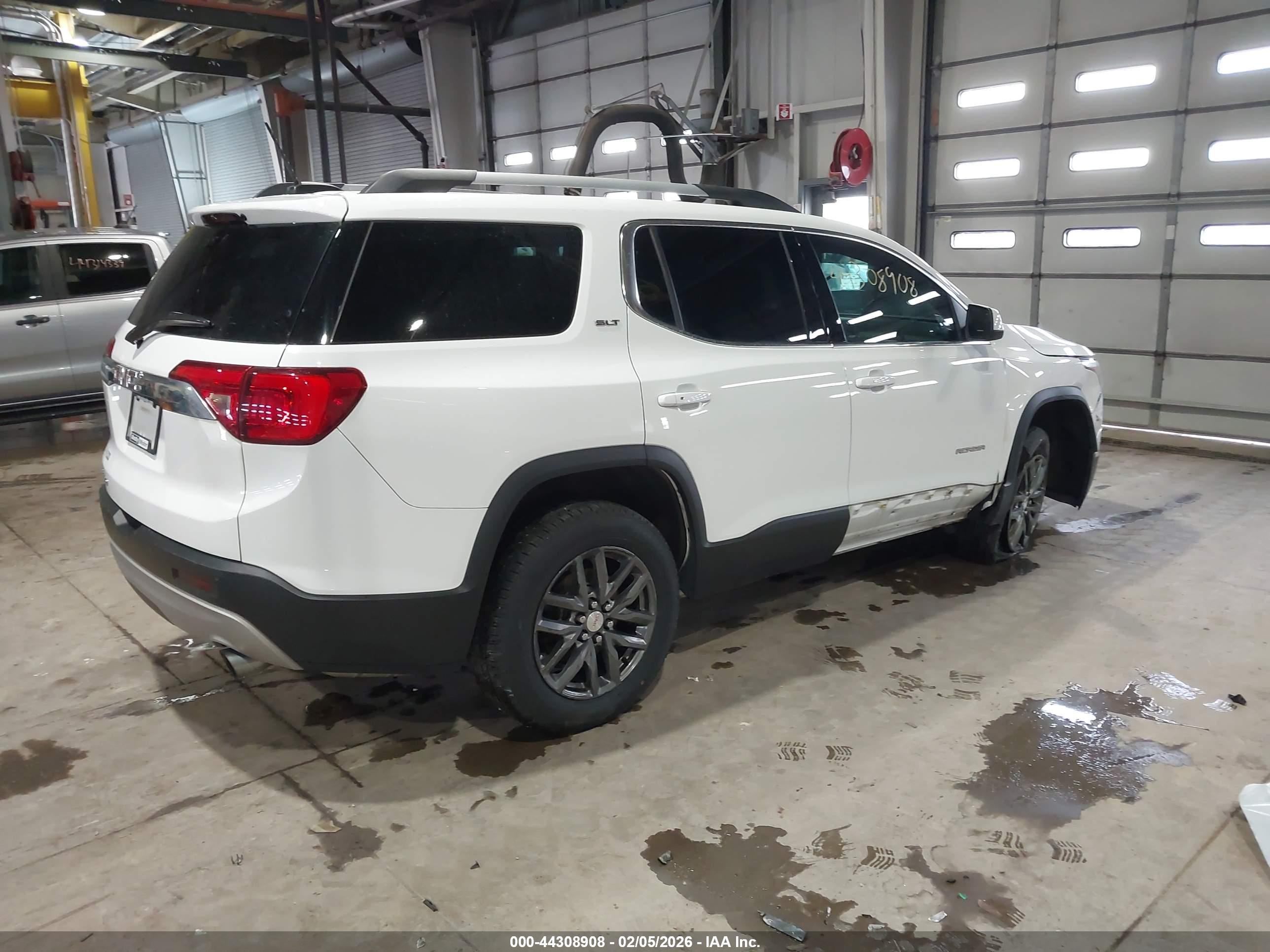 GMC ACADIA image 4