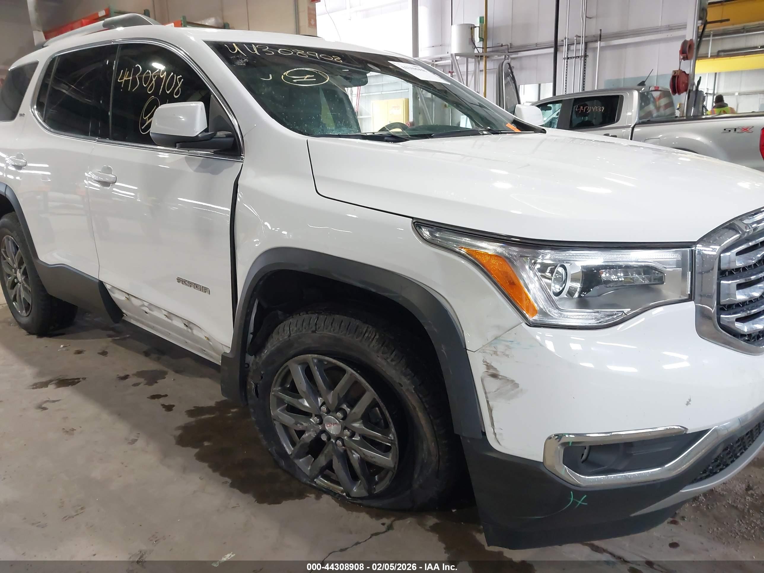 GMC ACADIA image 6