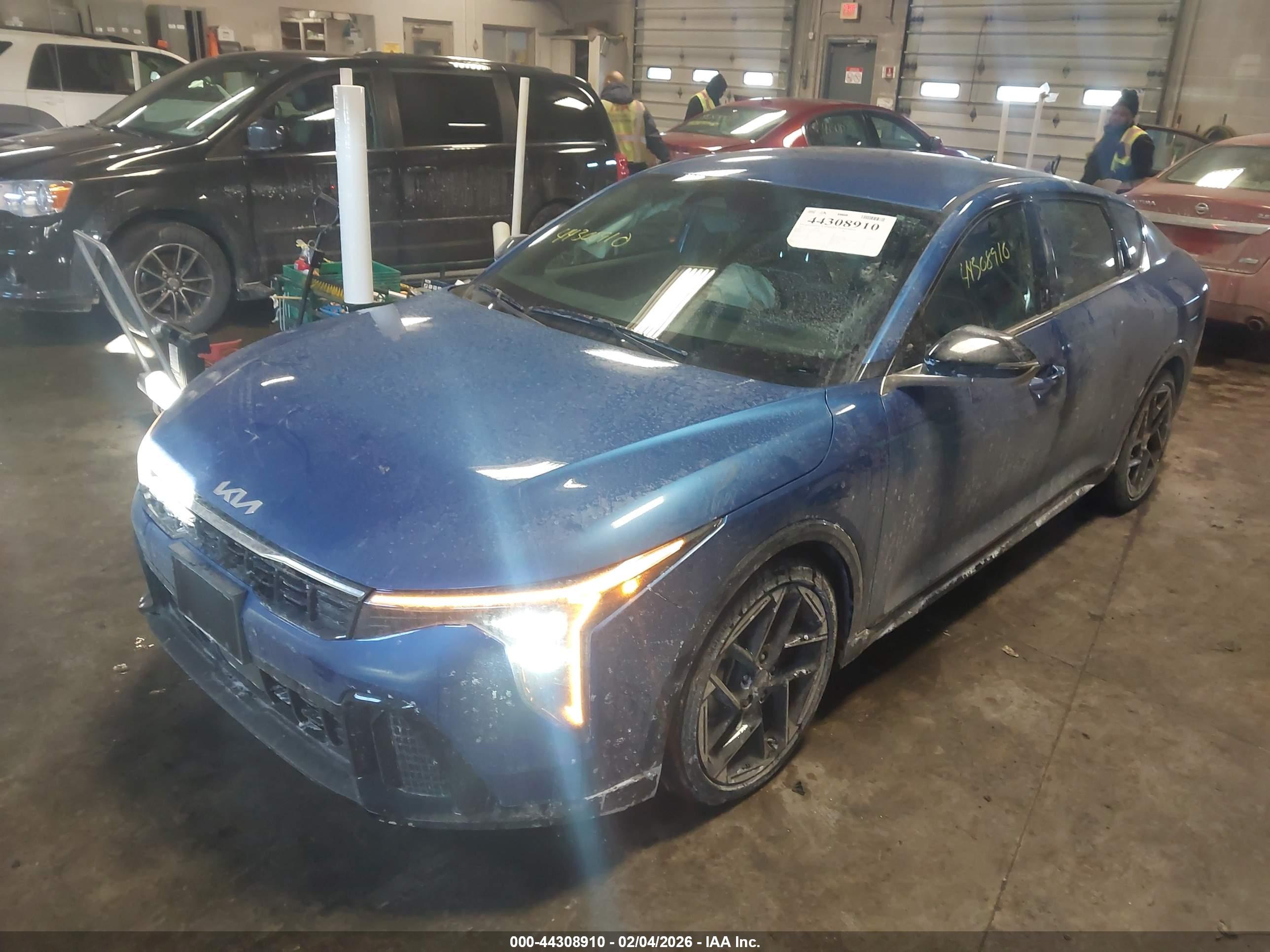 KIA K4 image 2