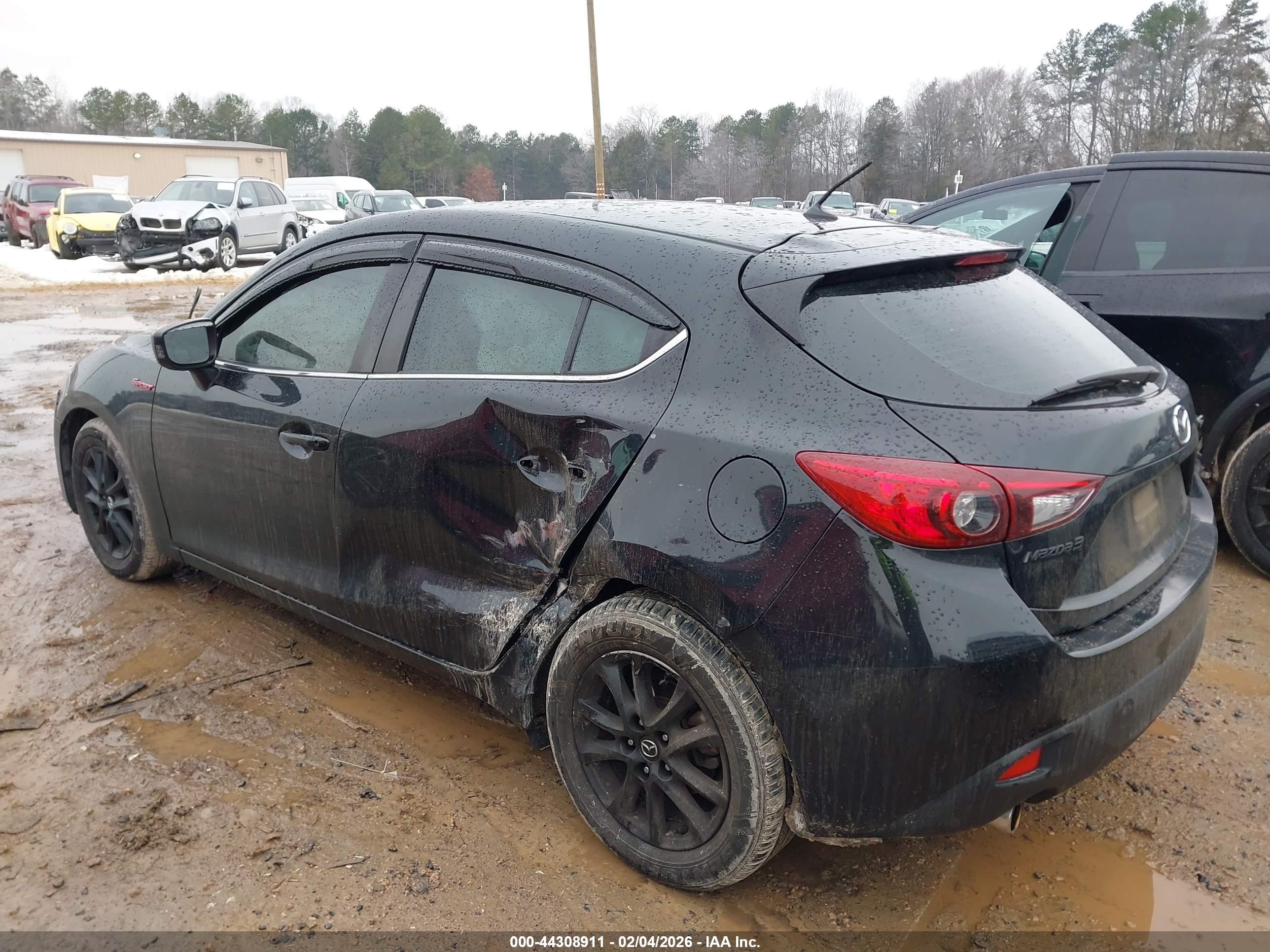 MAZDA MAZDA3 image 3