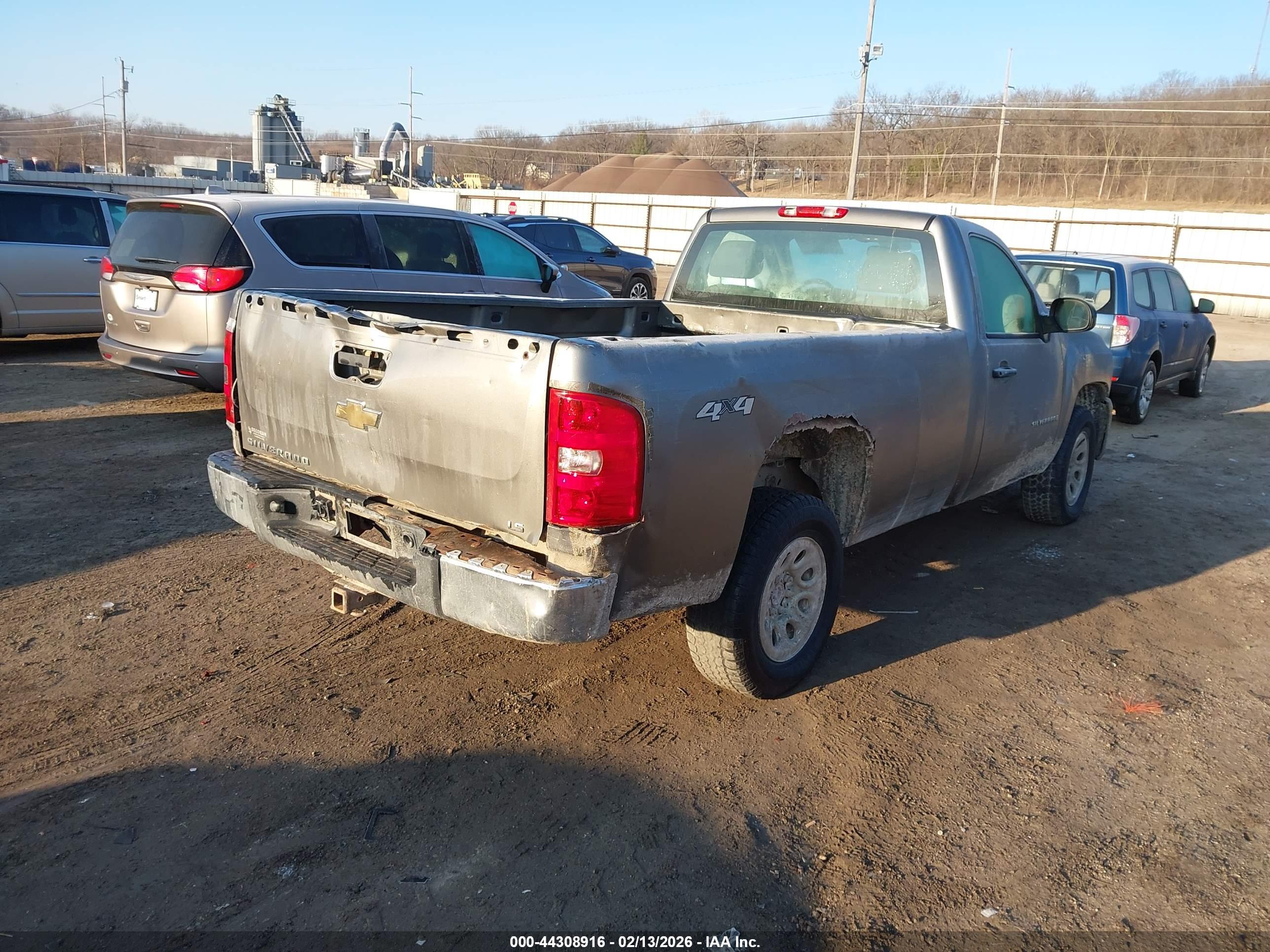 CHEVROLET SILVERADO image 4