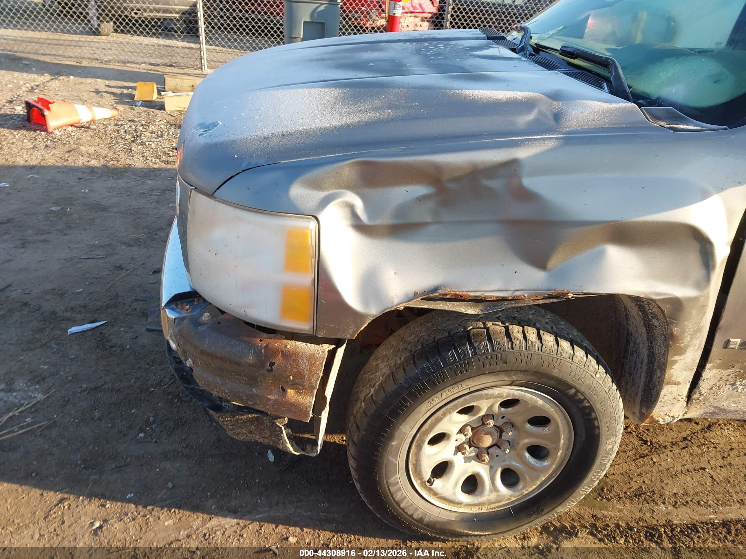 CHEVROLET SILVERADO image 6