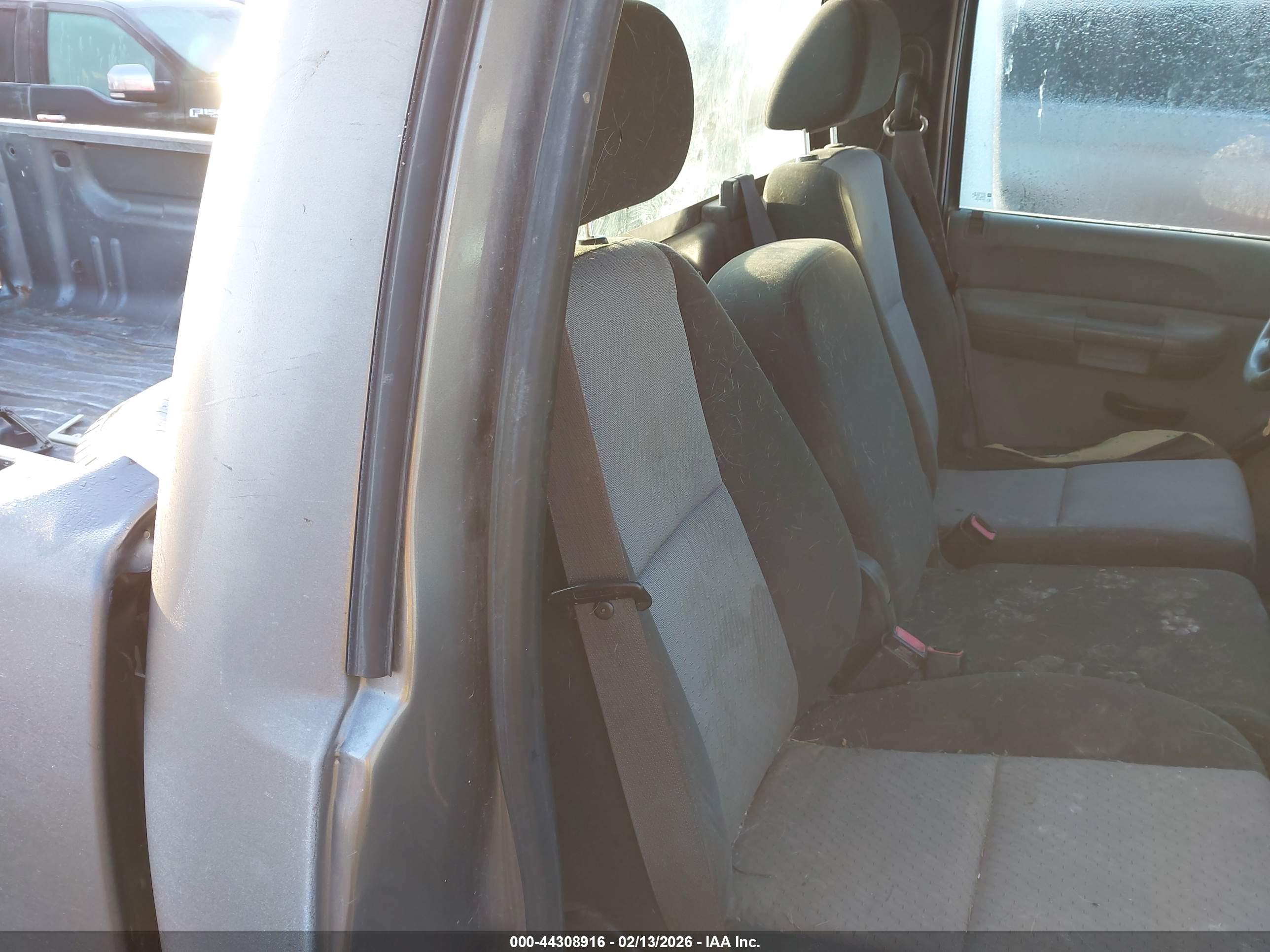 CHEVROLET SILVERADO image 8