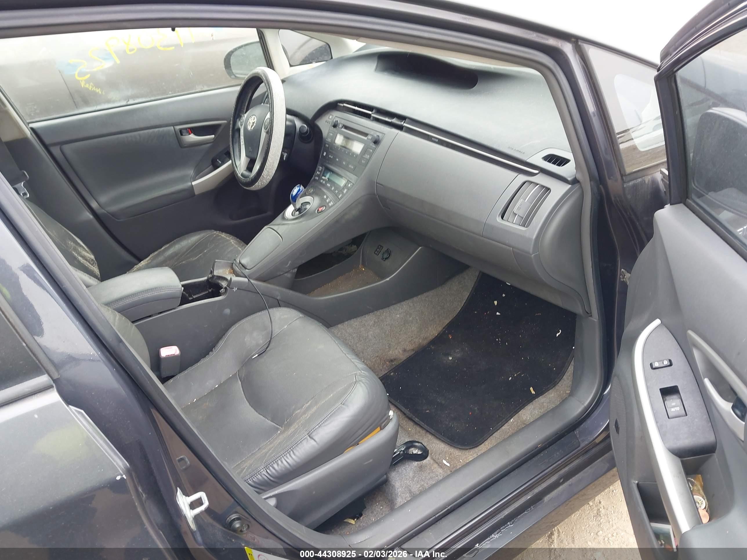 TOYOTA PRIUS image 5