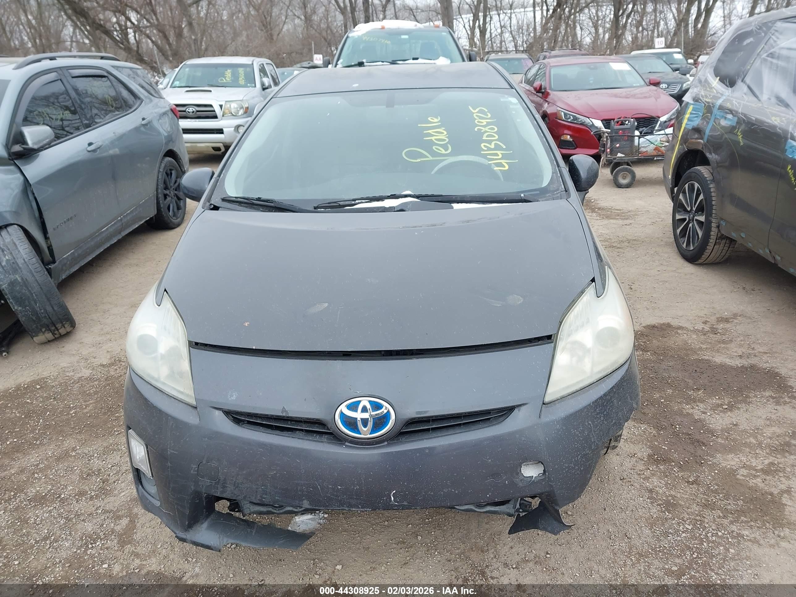 TOYOTA PRIUS image 6