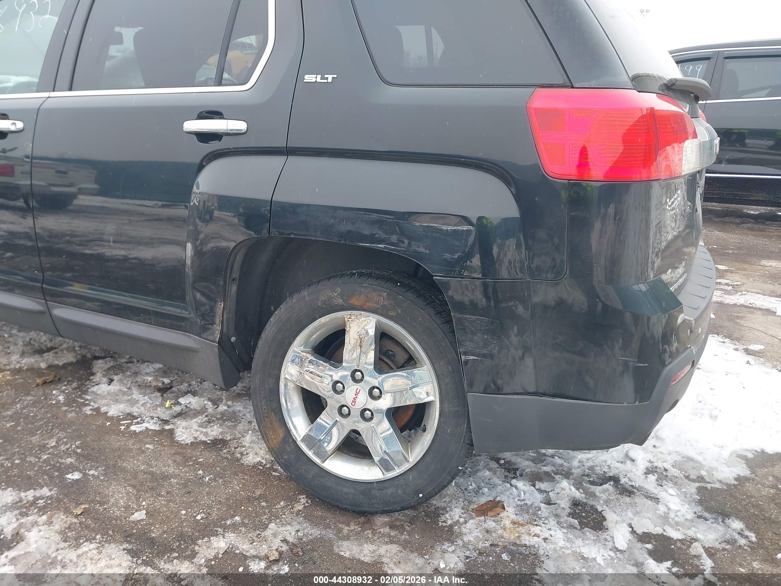 GMC TERRAIN image 6