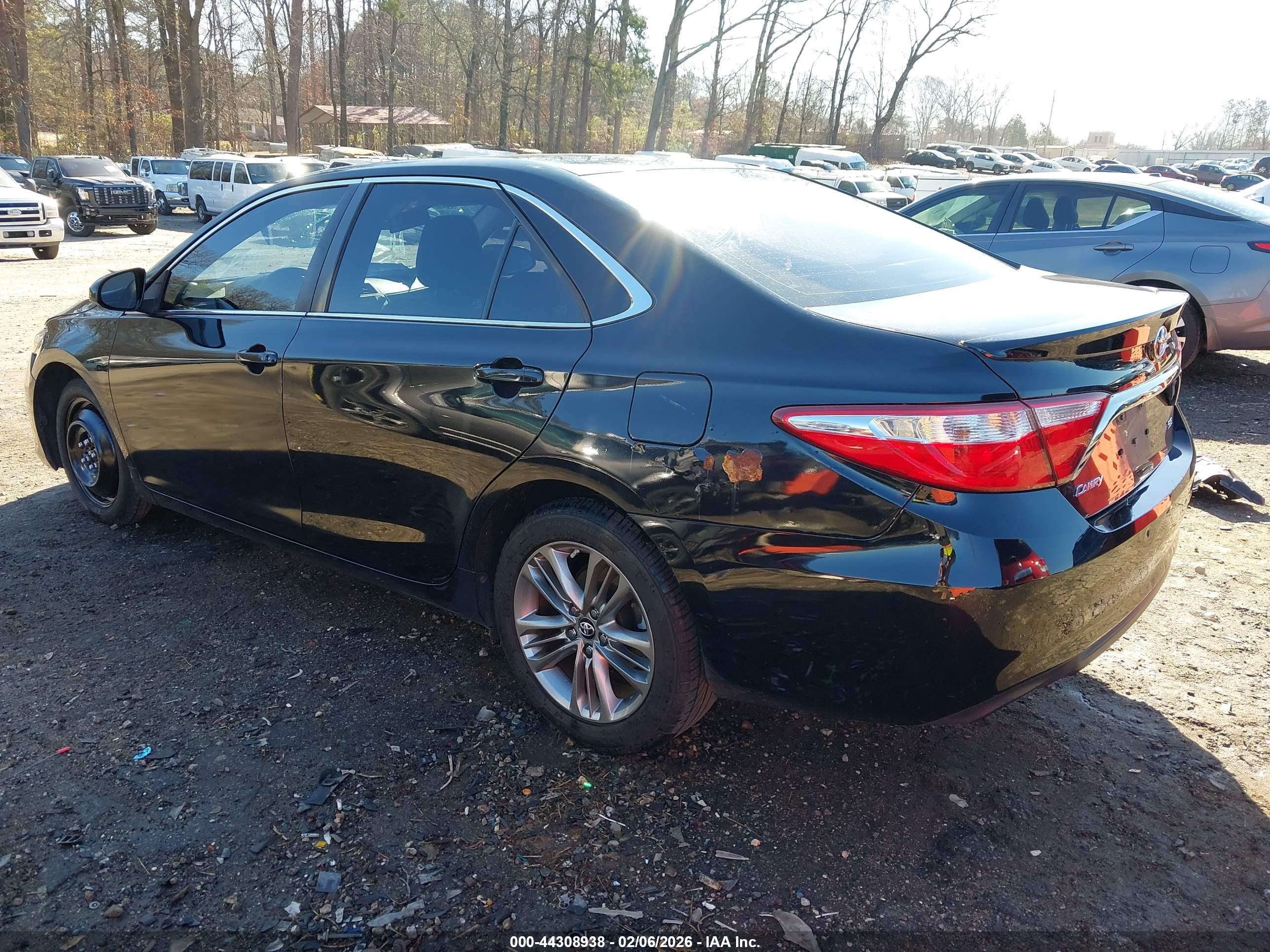 TOYOTA CAMRY image 3