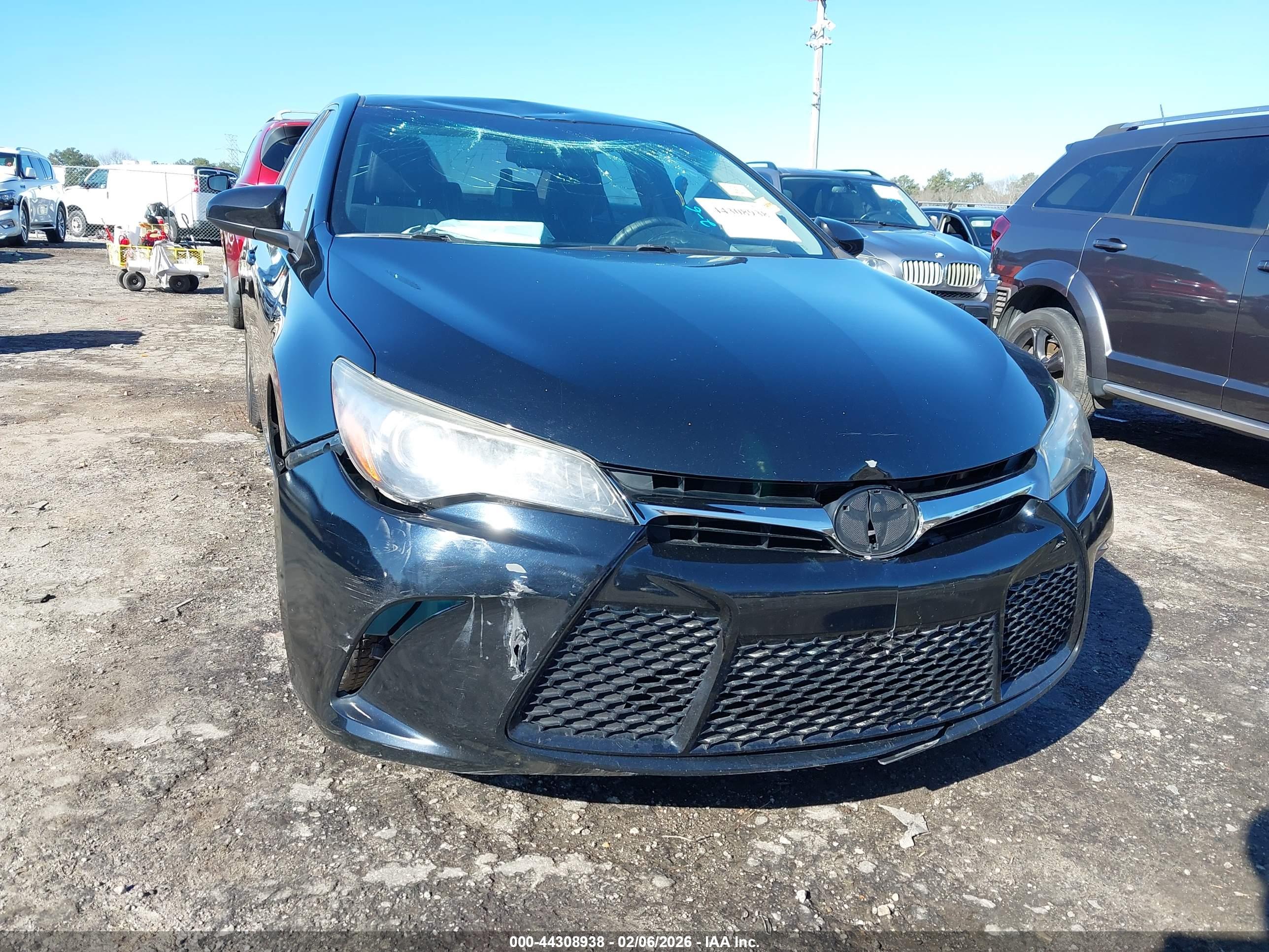 TOYOTA CAMRY image 6