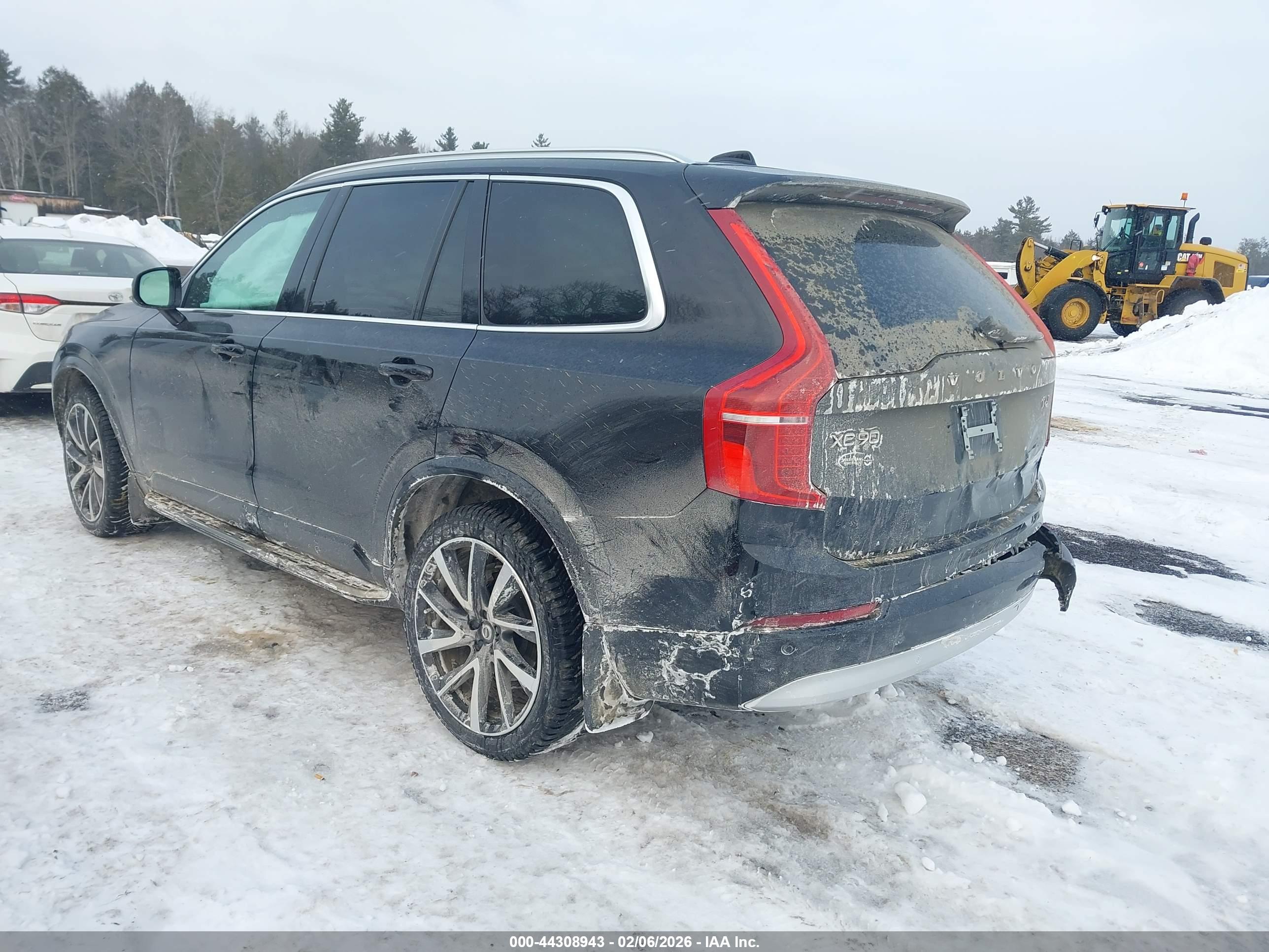 VOLVO XC90 image 3