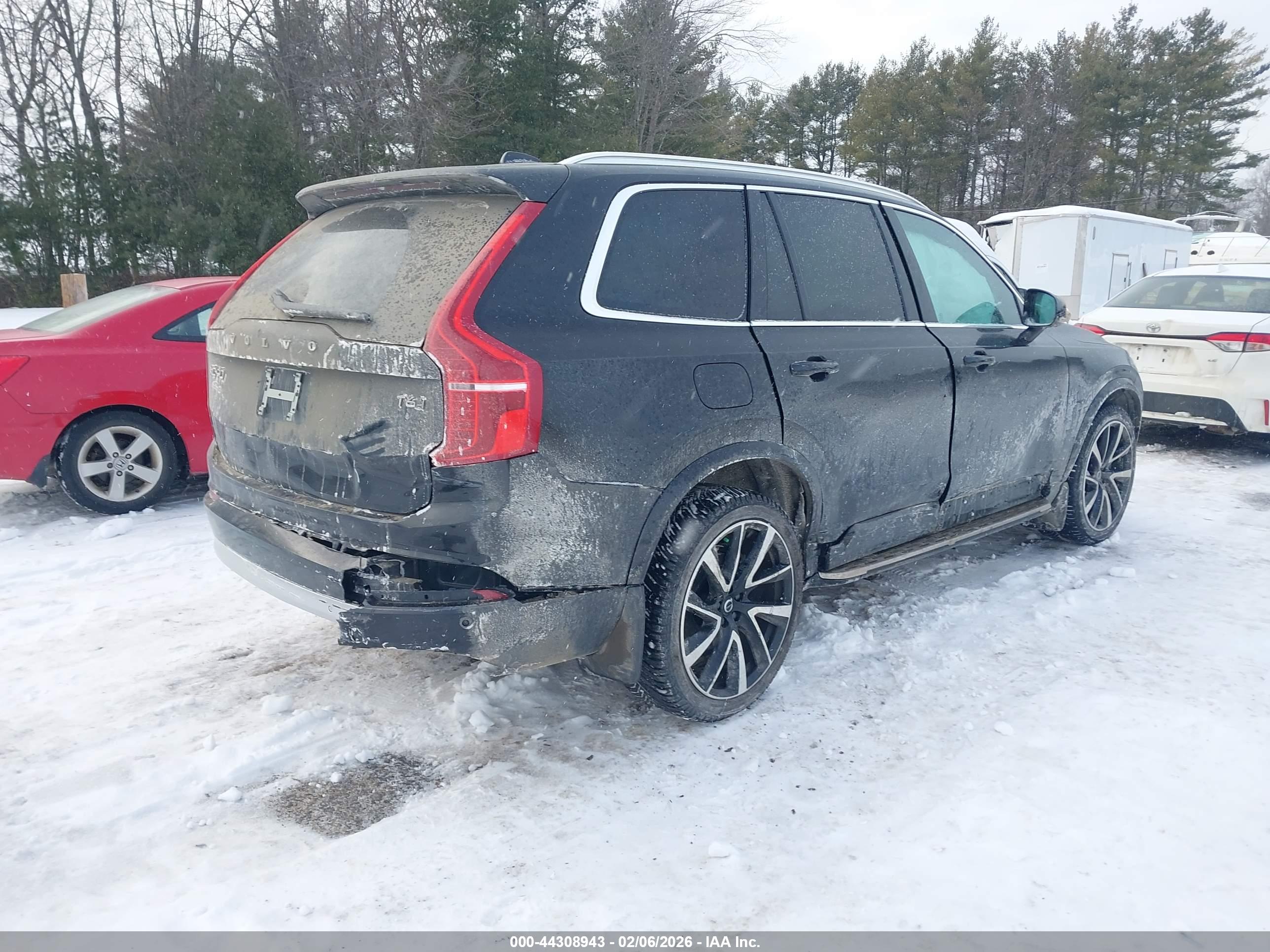VOLVO XC90 image 4