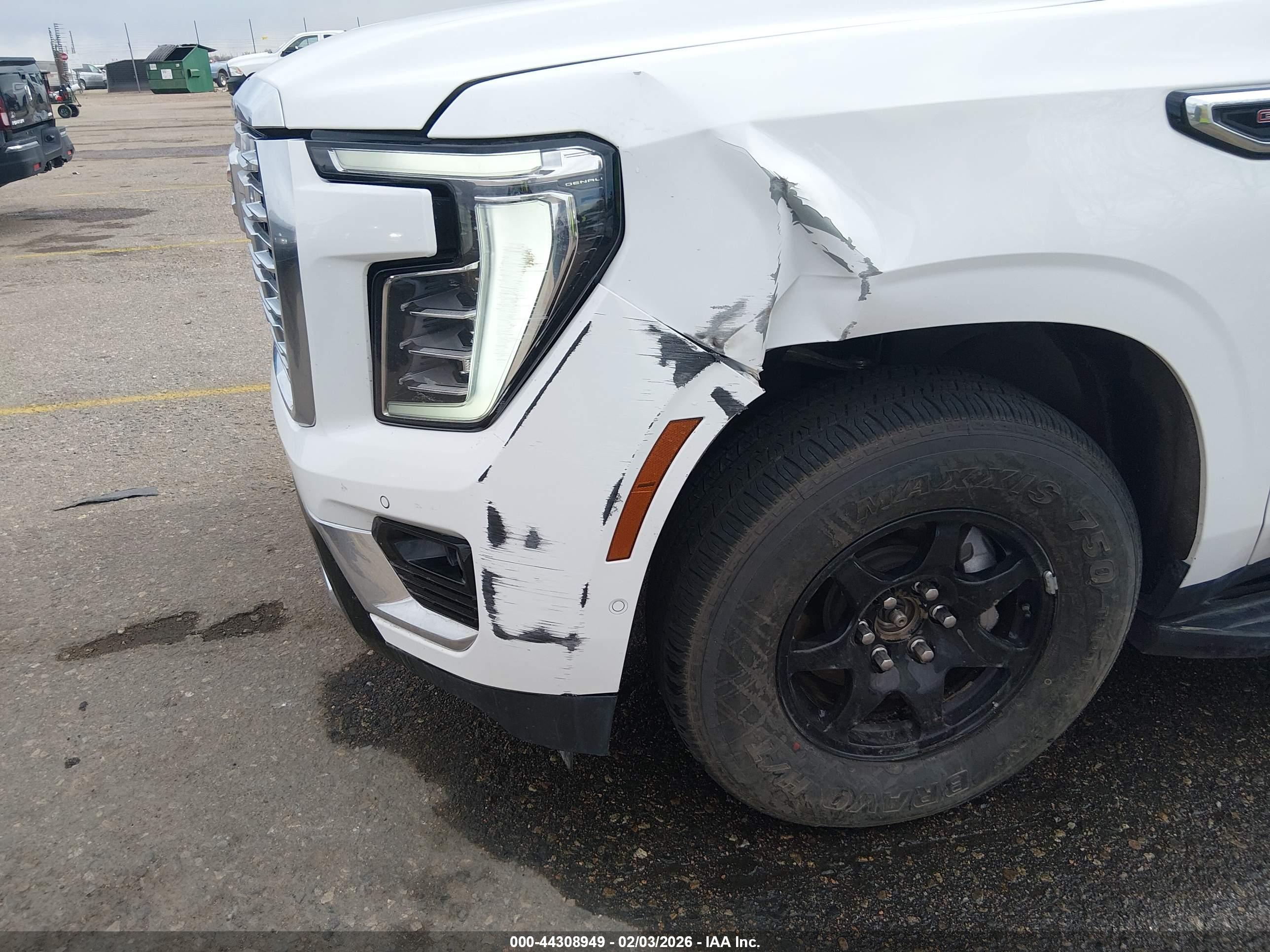 GMC YUKON image 6