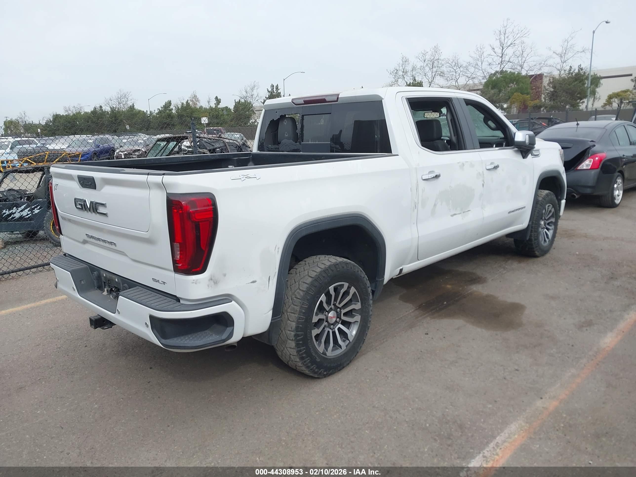 GMC SIERRA image 4