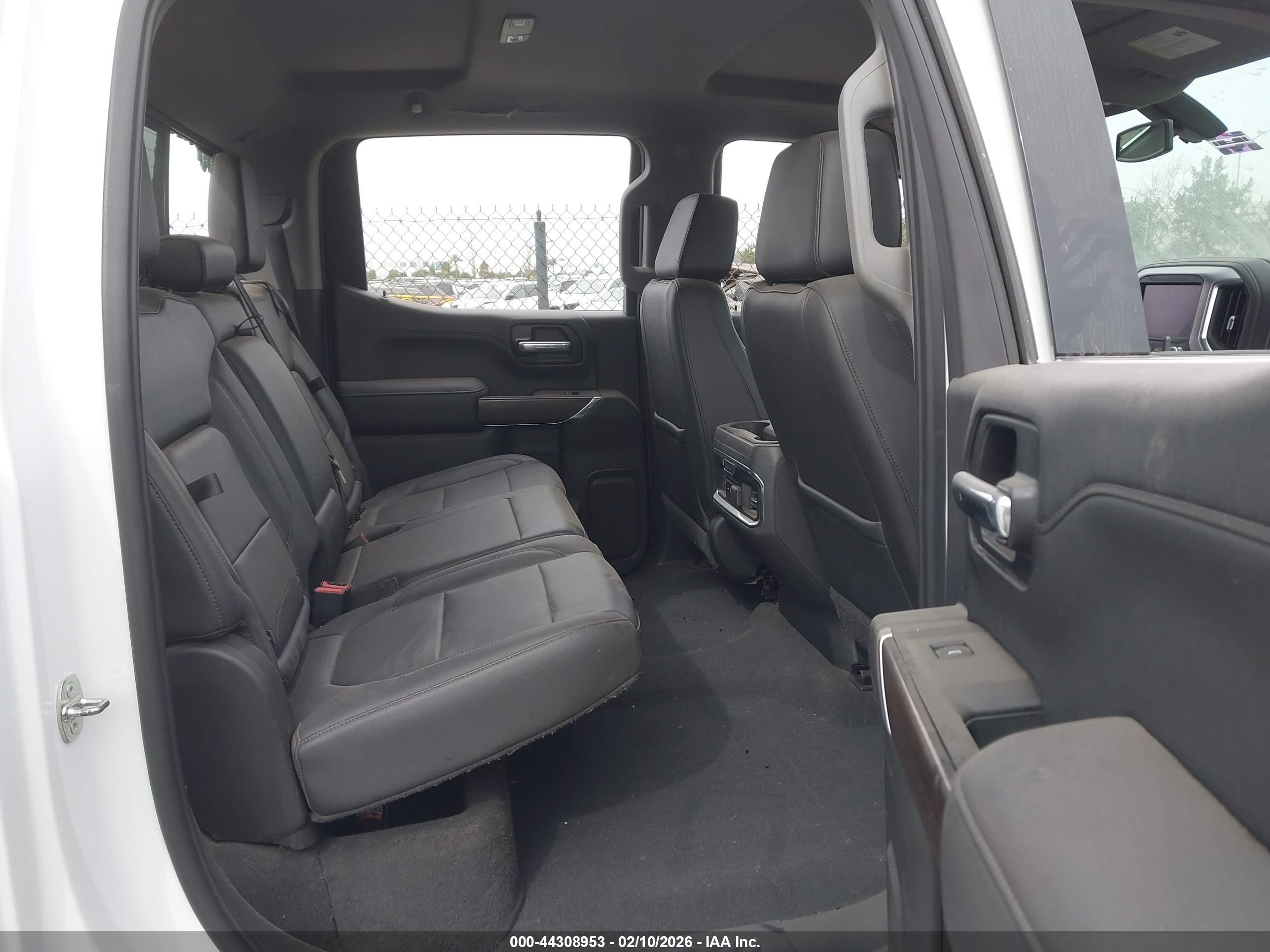 GMC SIERRA image 8