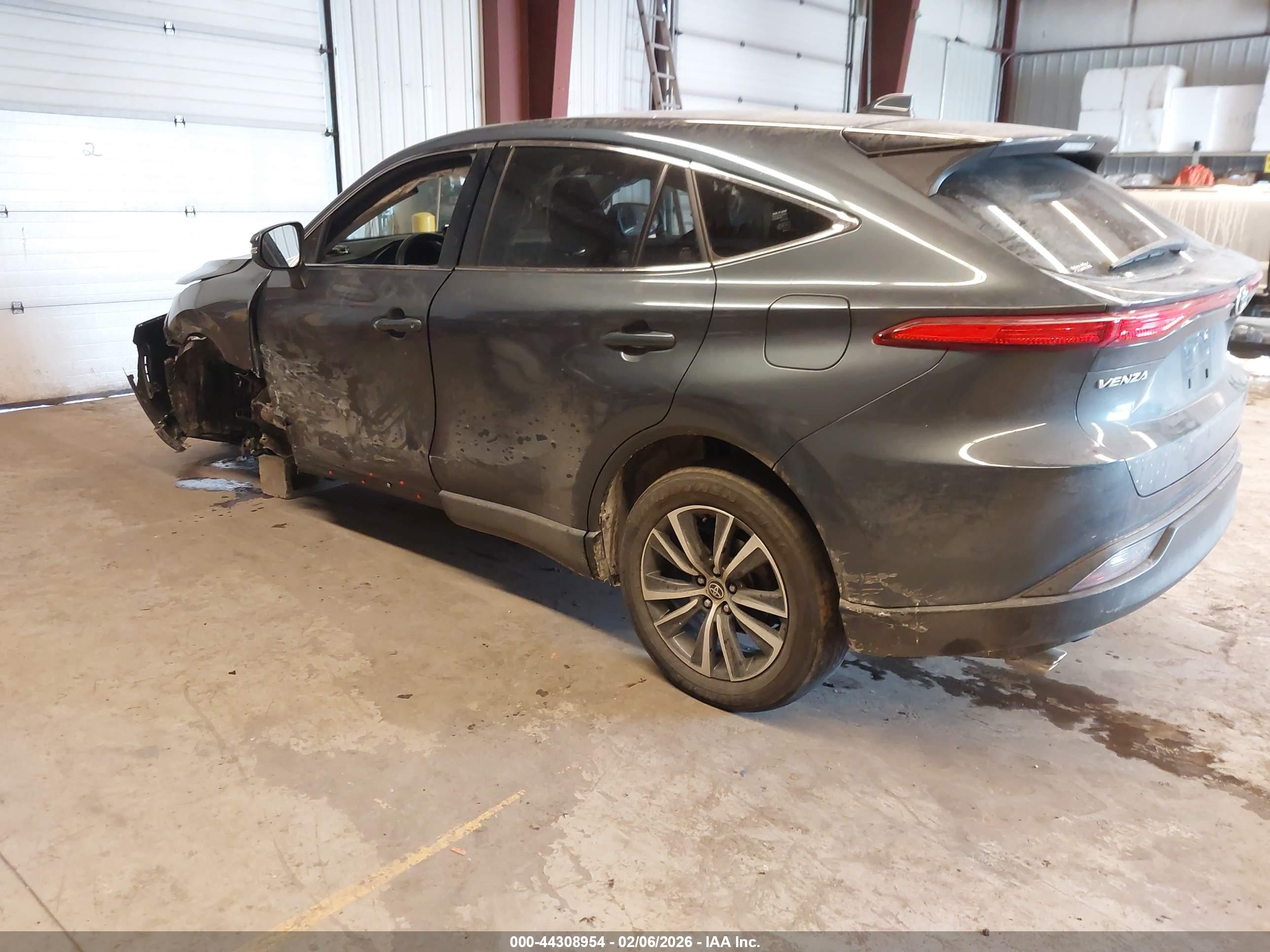 TOYOTA VENZA image 3