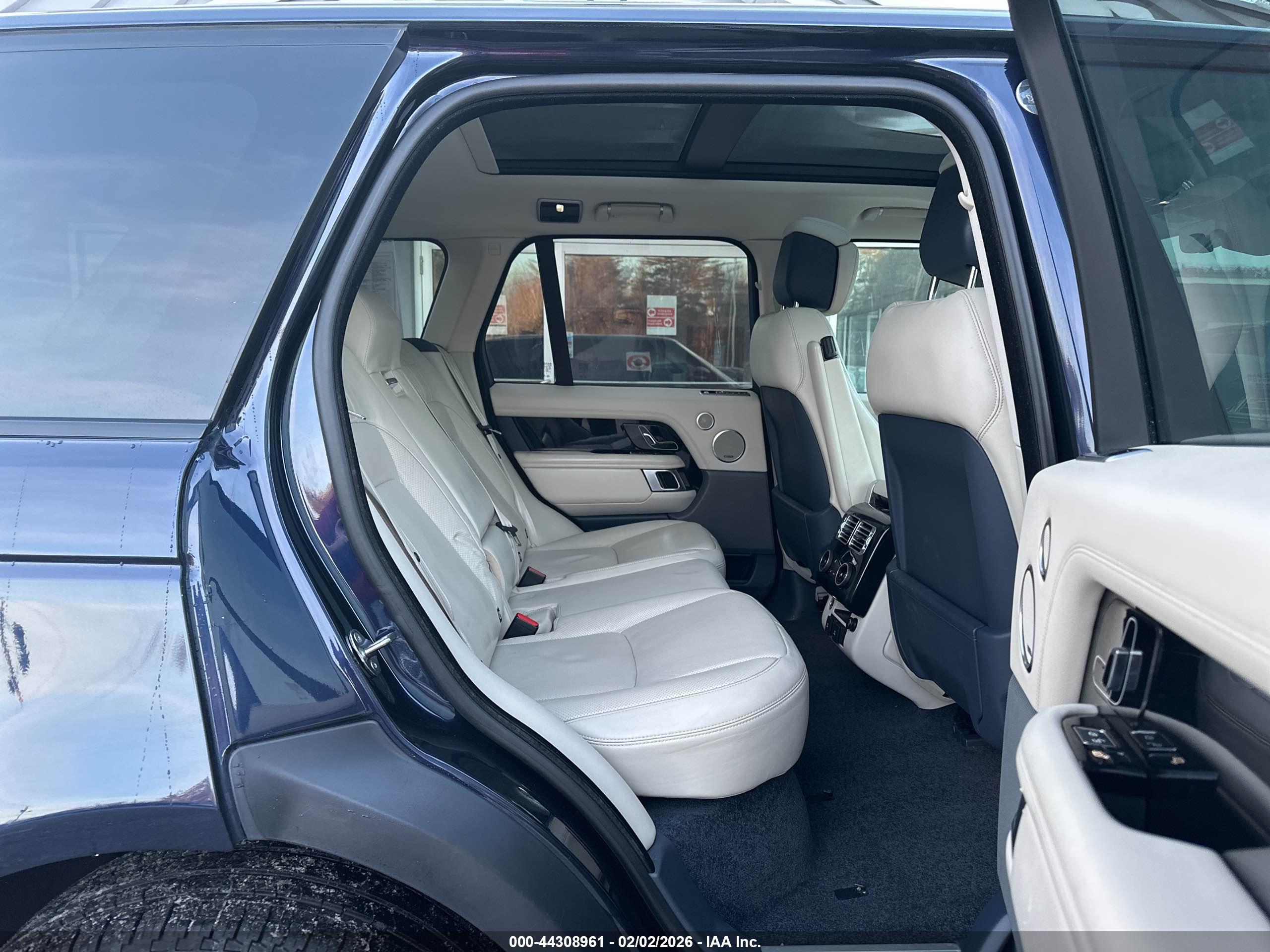 LAND ROVER image 8