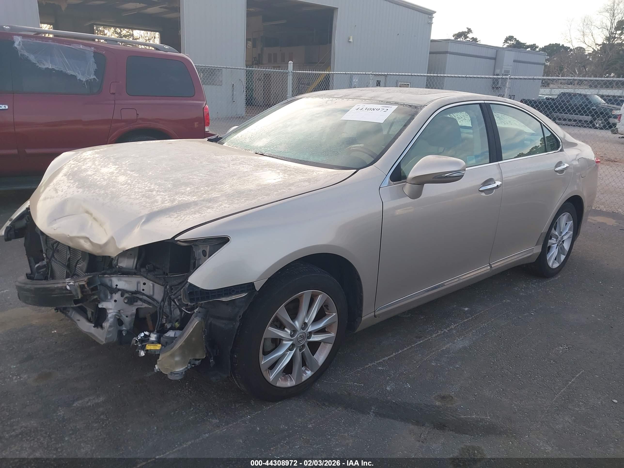 LEXUS ES image 2