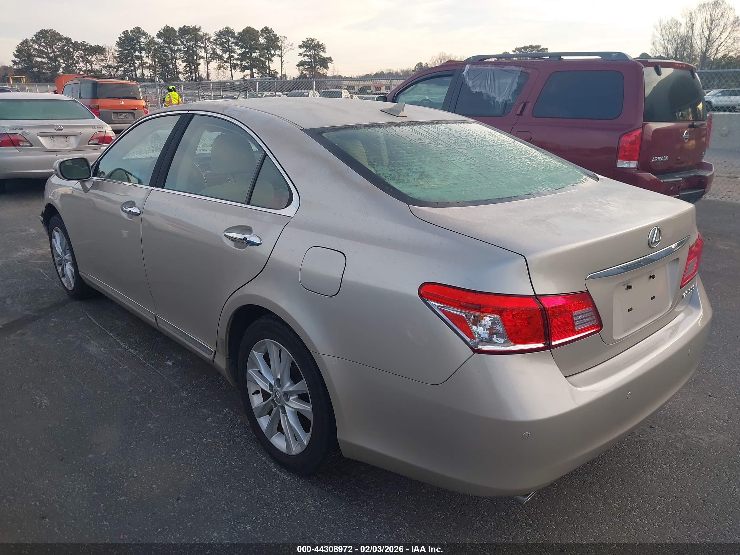 LEXUS ES image 3