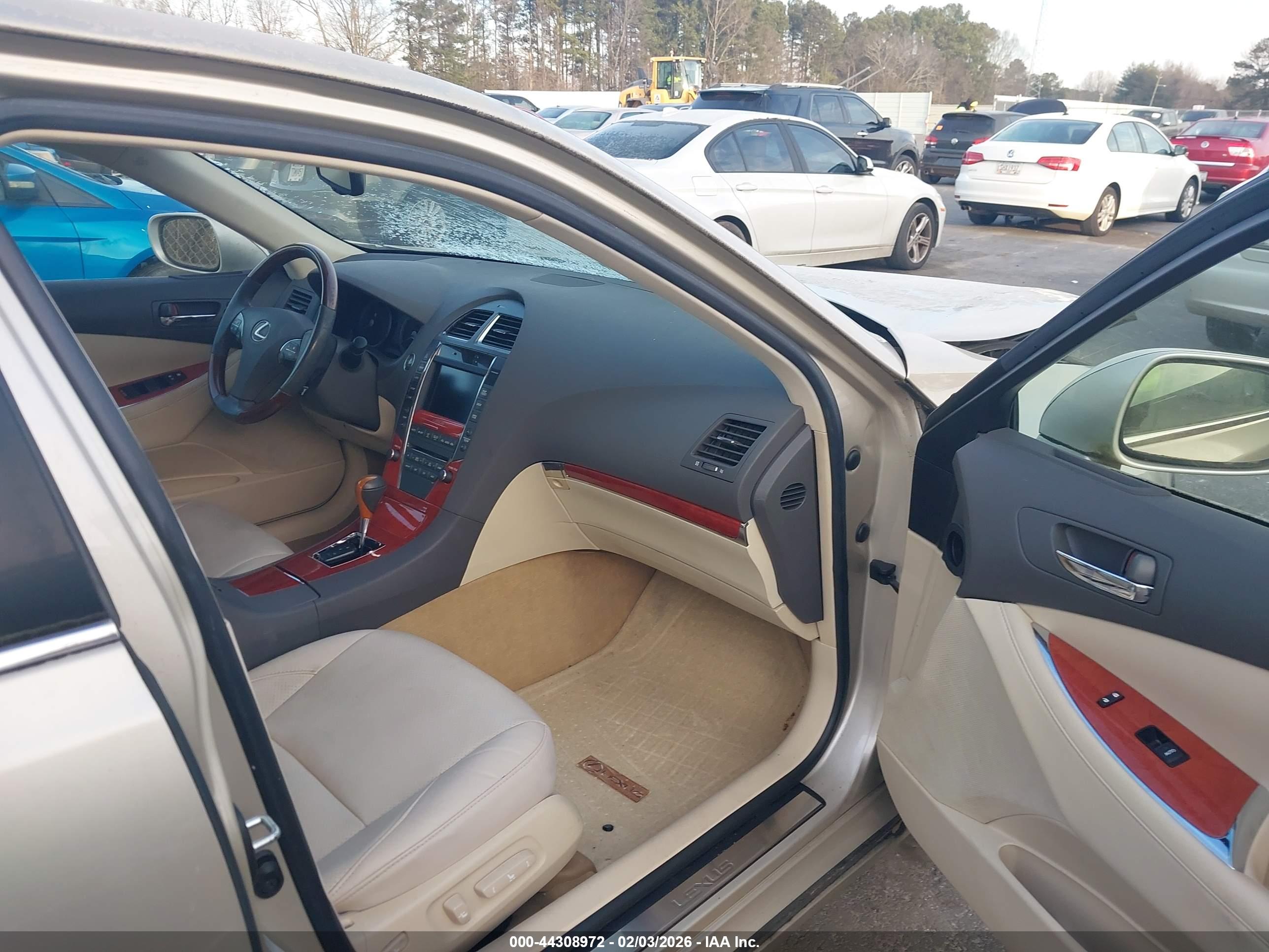 LEXUS ES image 5