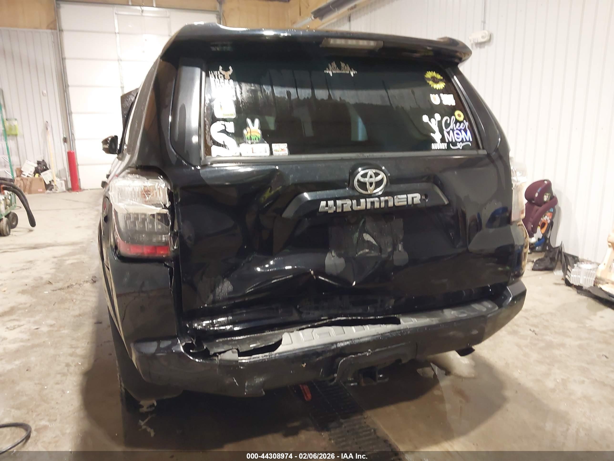 TOYOTA 4RUNNER image 6