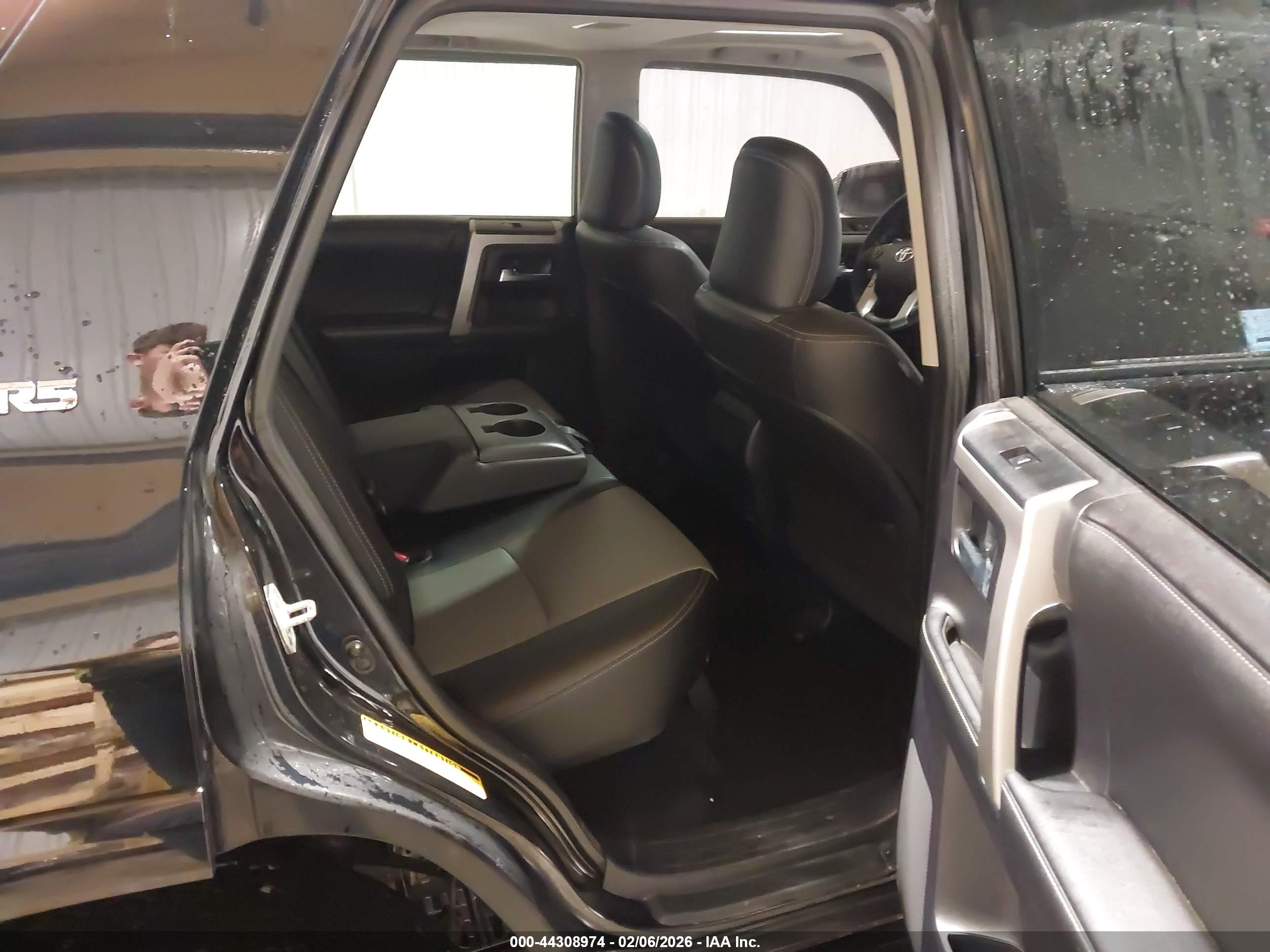 TOYOTA 4RUNNER image 8