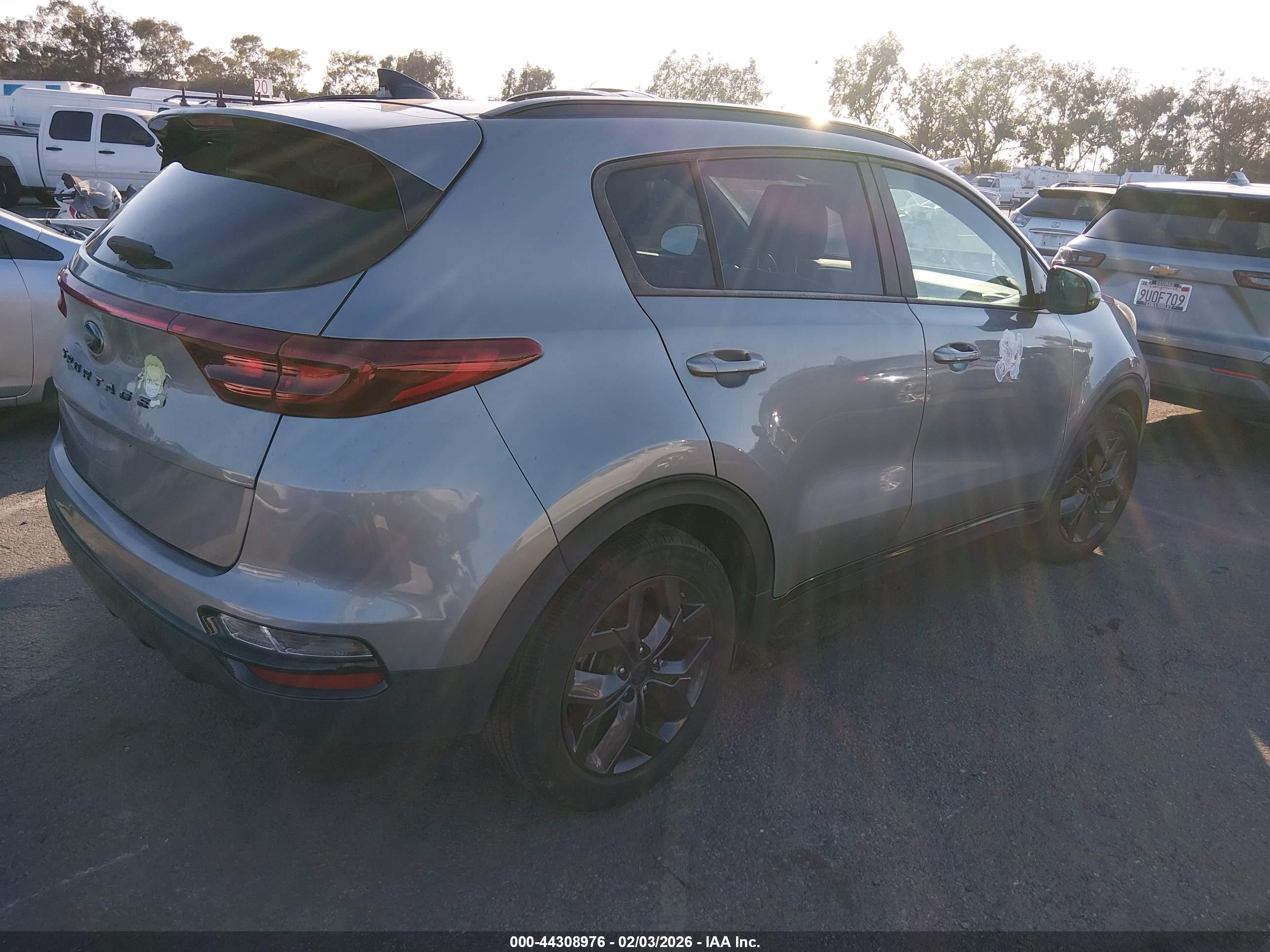 KIA SPORTAGE image 4