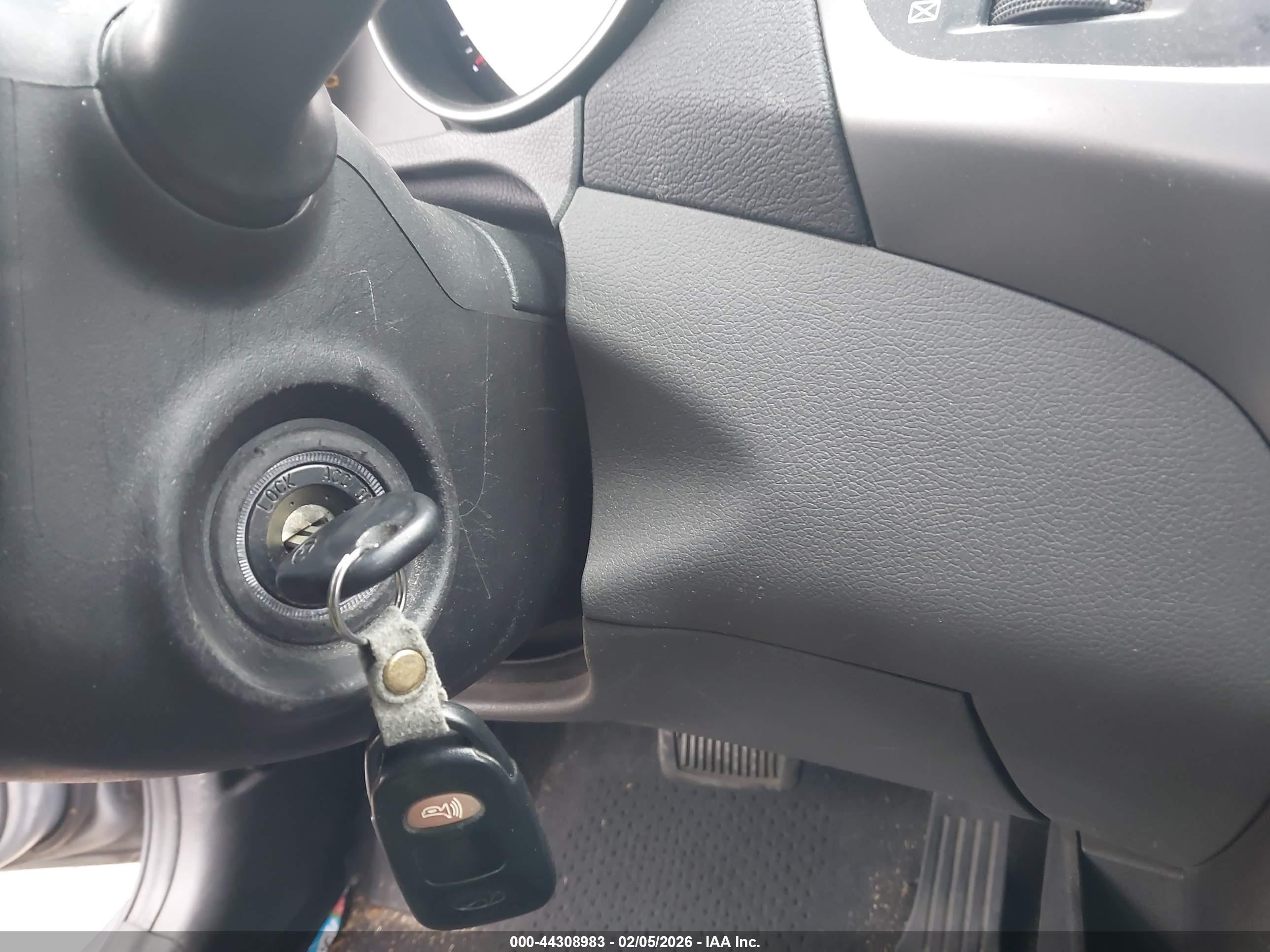 HYUNDAI ELANTRA image 11