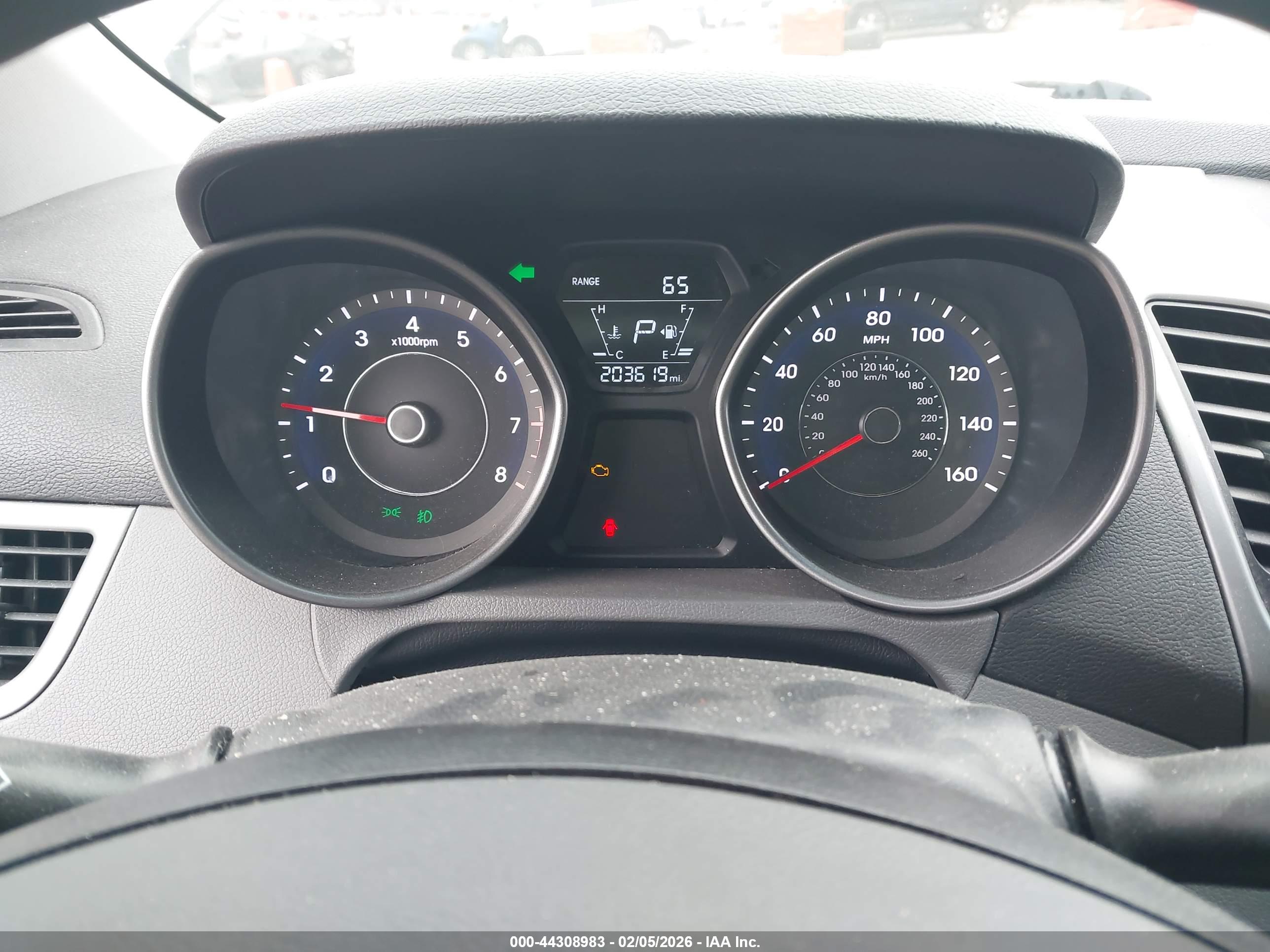 HYUNDAI ELANTRA image 7