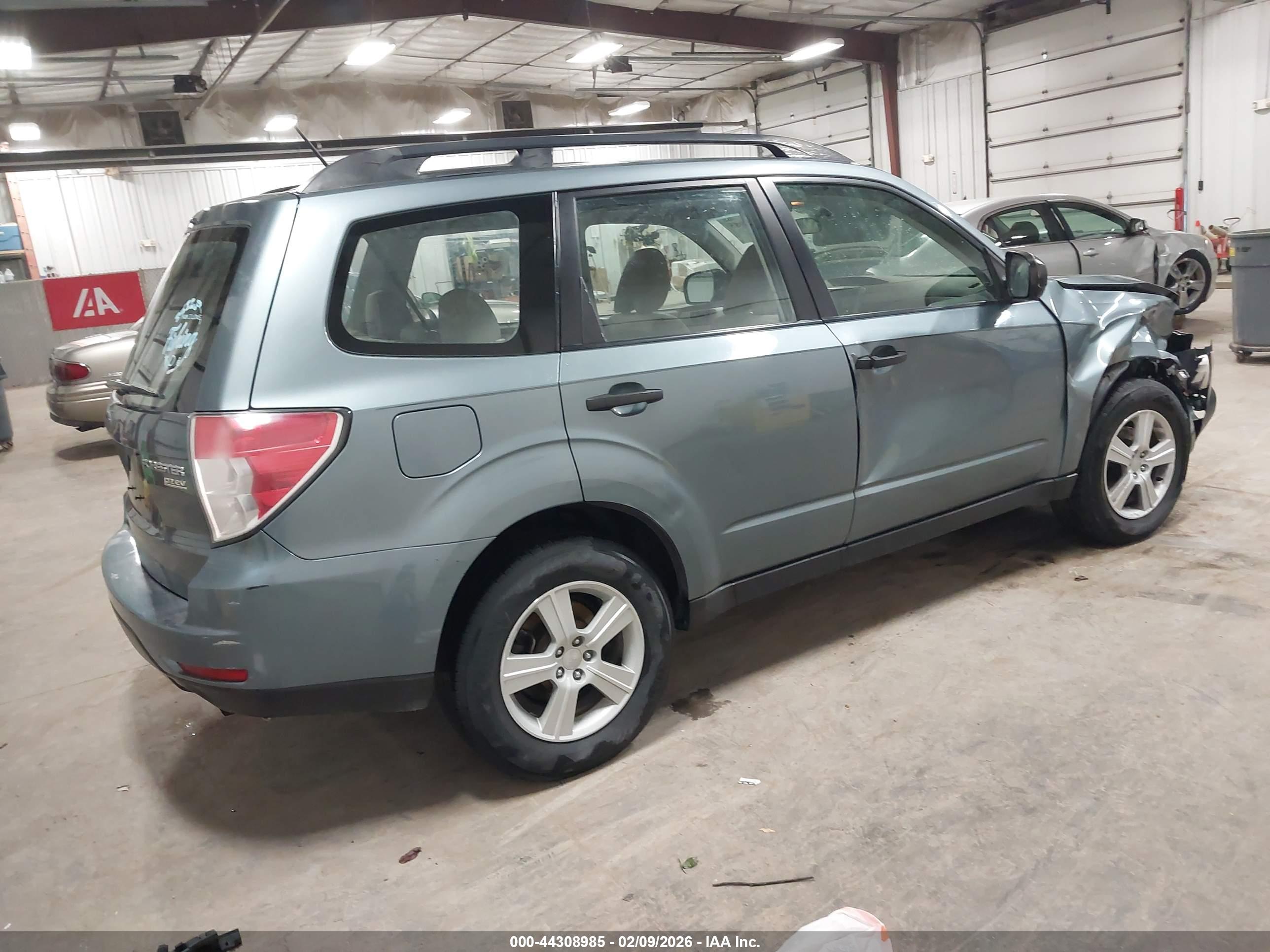 SUBARU FORESTER image 4