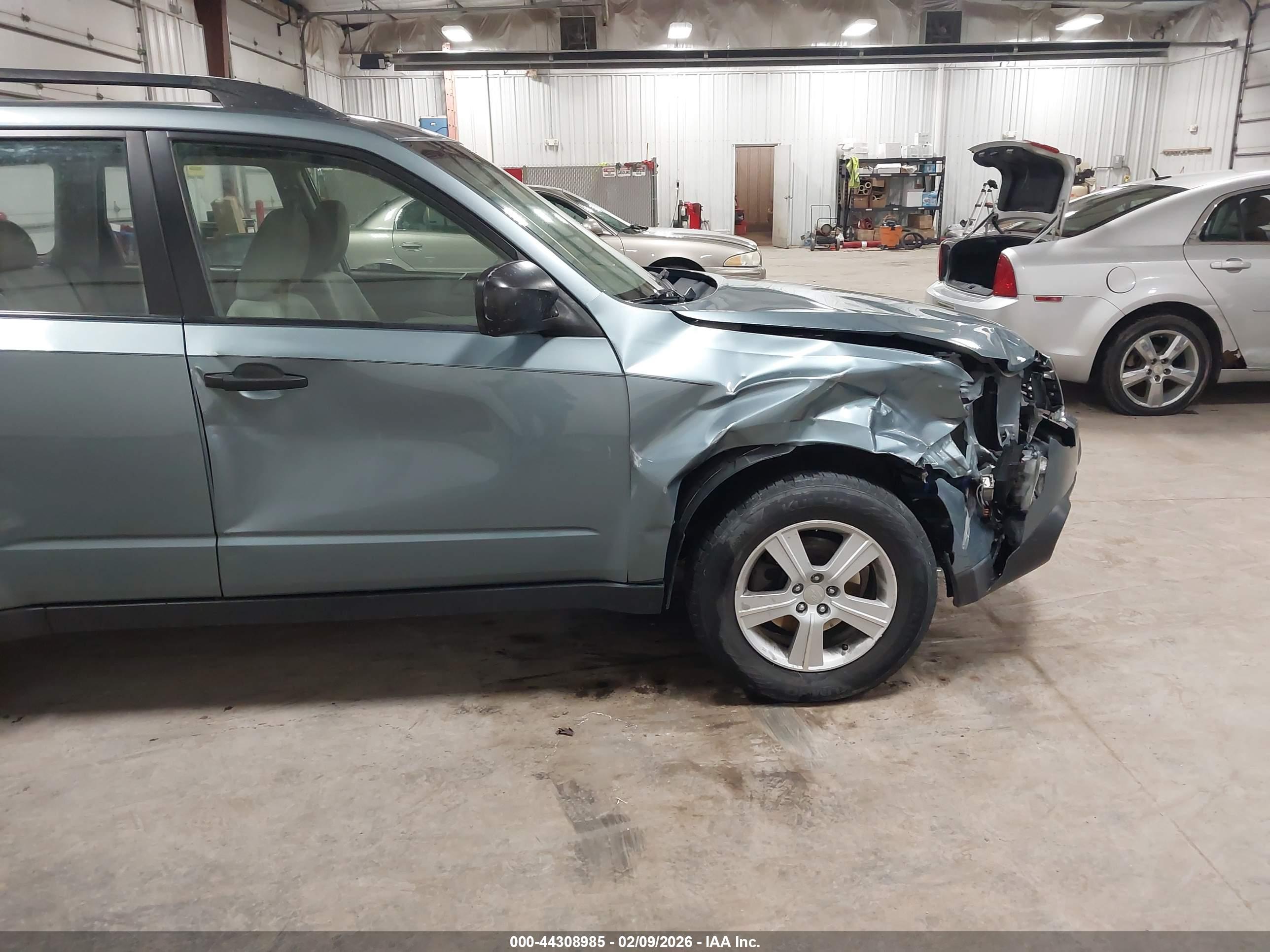 SUBARU FORESTER image 6