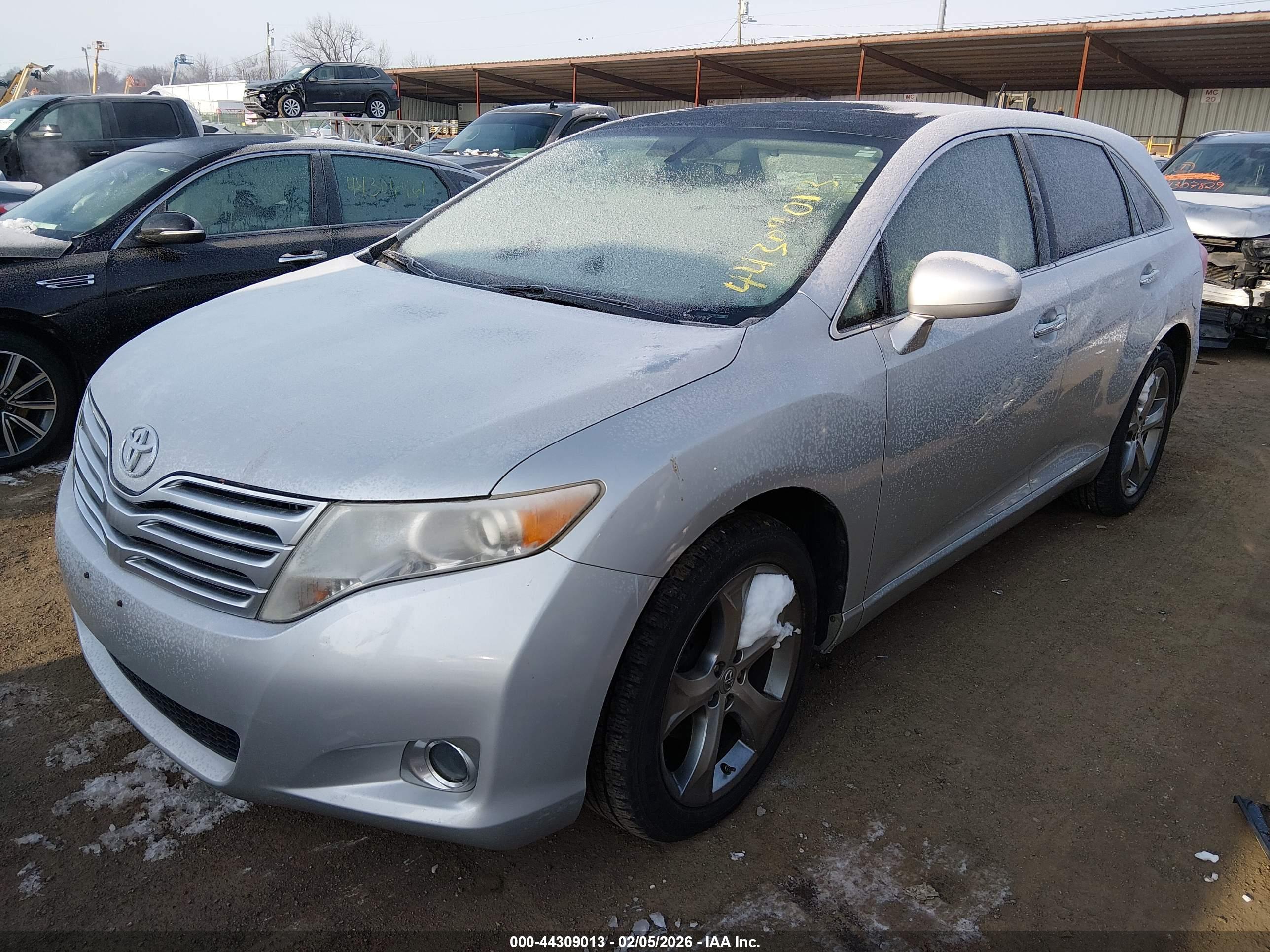 TOYOTA VENZA image 2