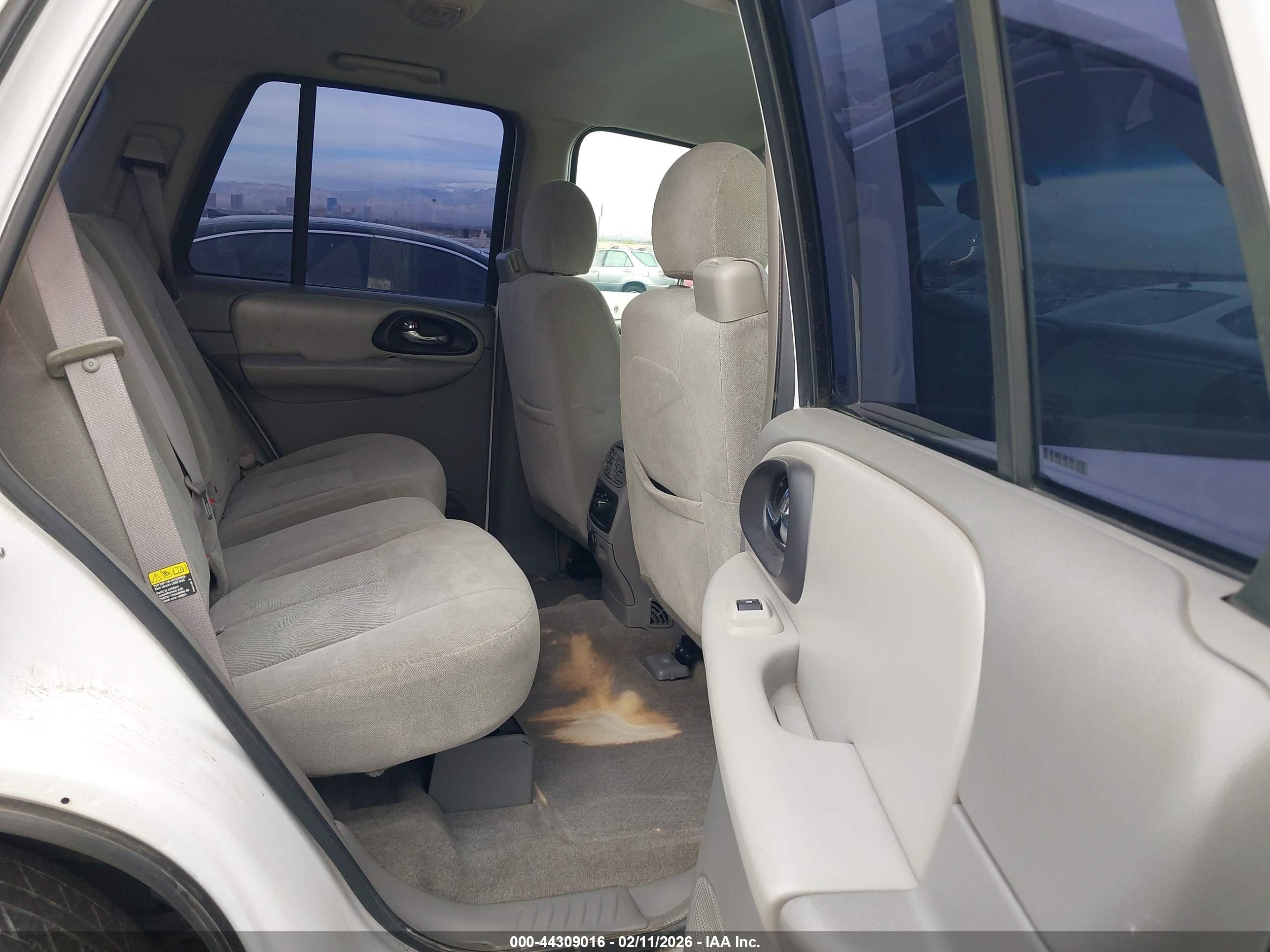 CHEVROLET TRAILBLAZER image 8