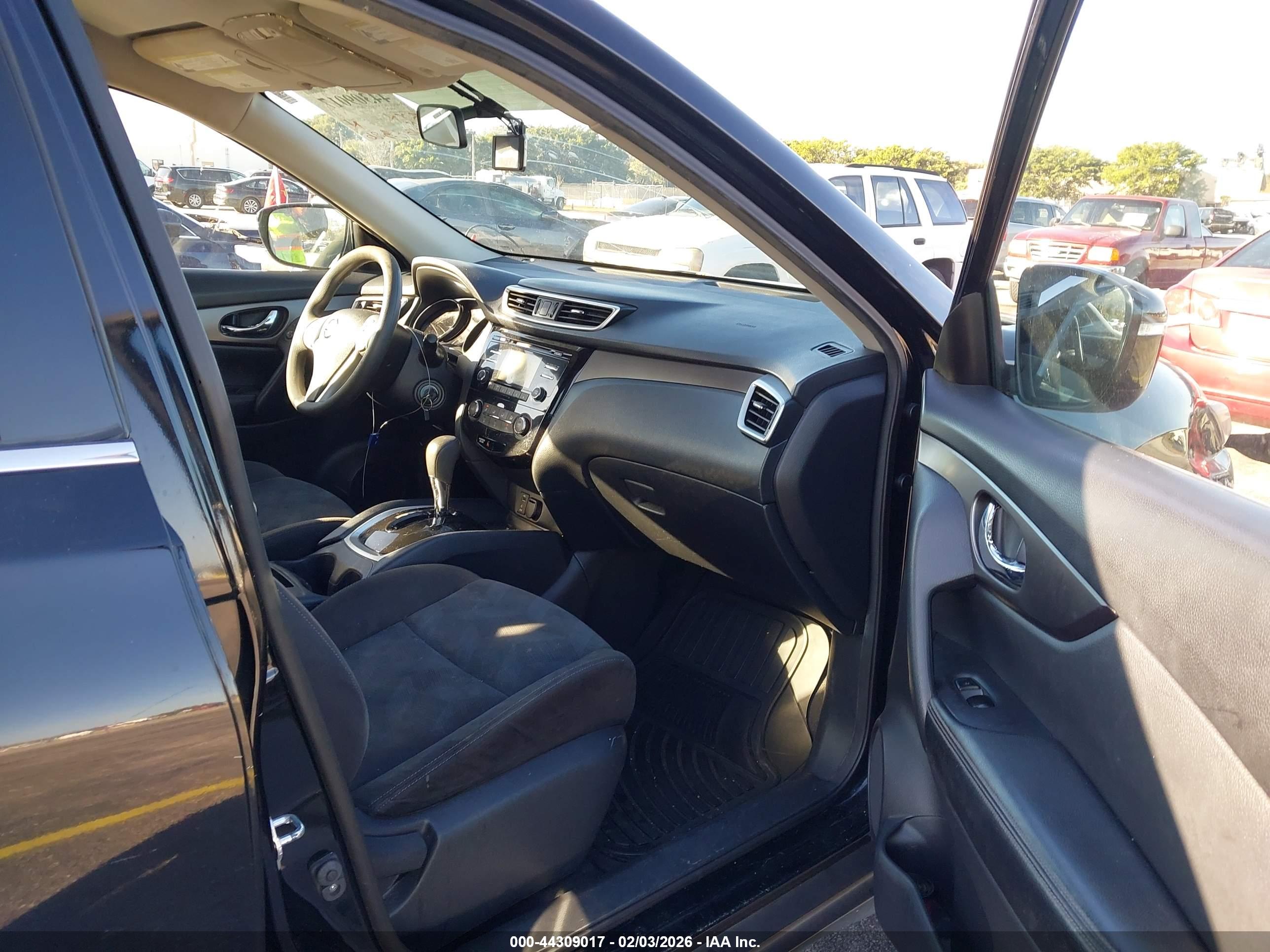 NISSAN ROGUE image 5