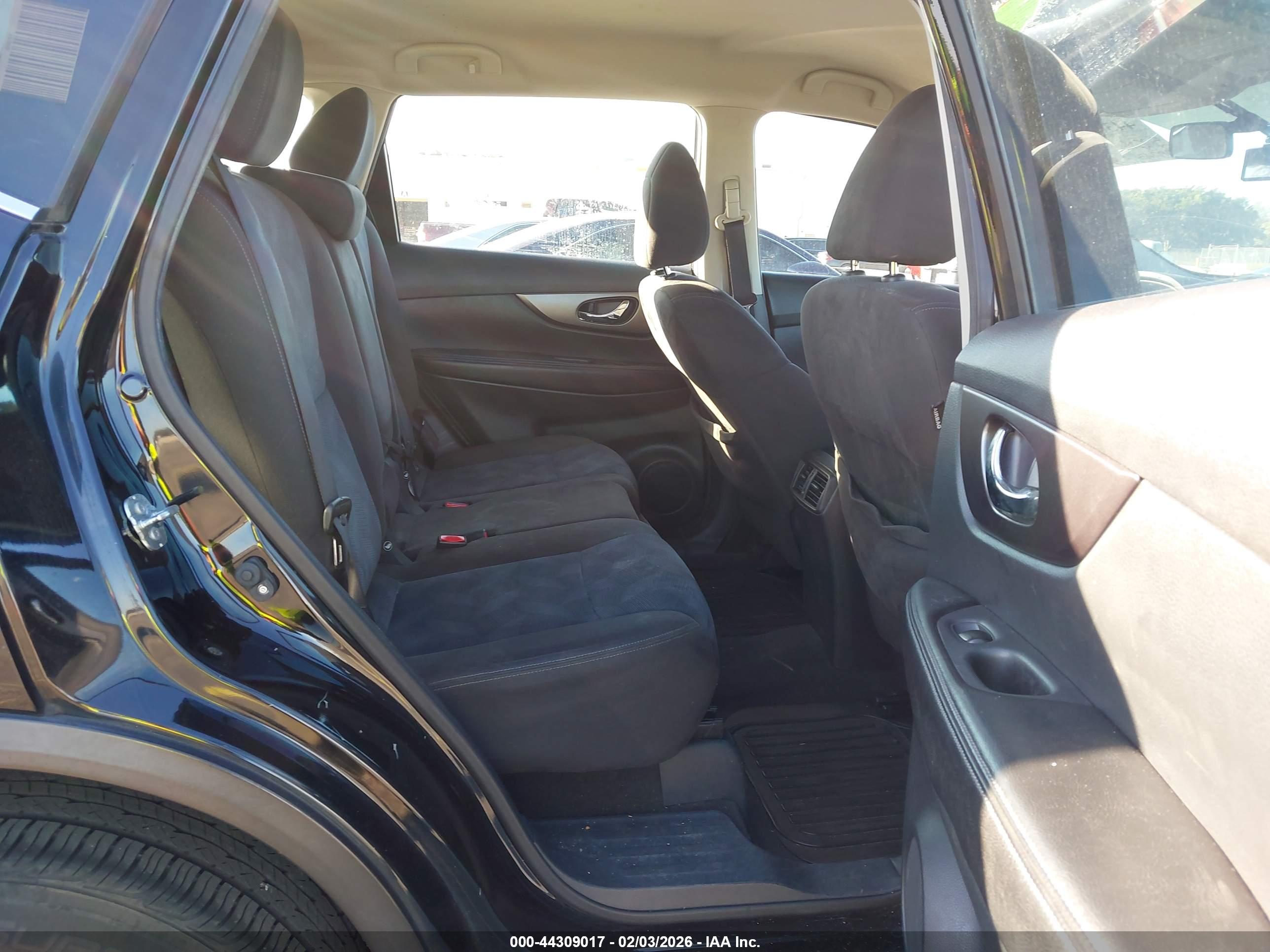 NISSAN ROGUE image 8