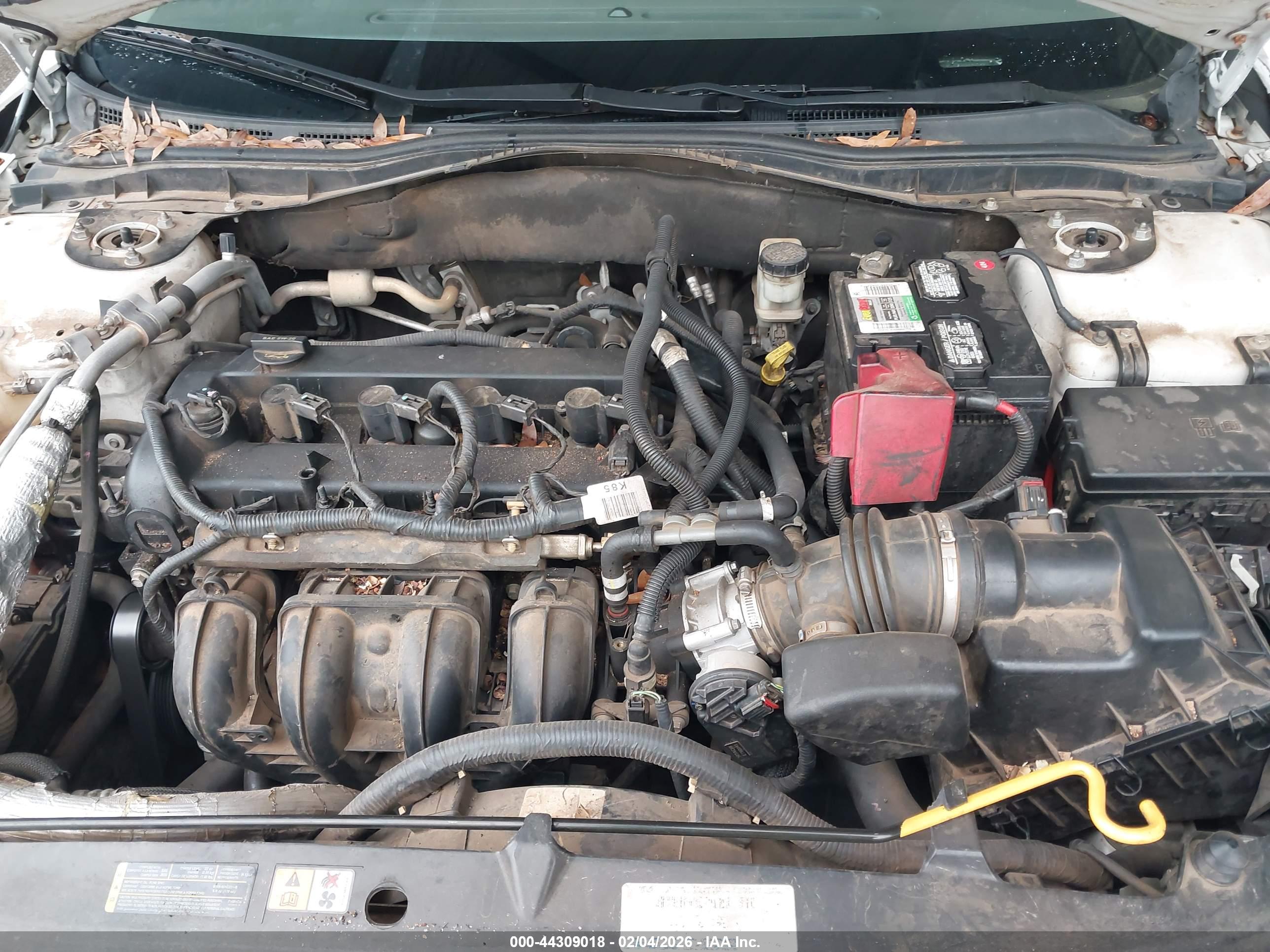 FORD FUSION image 10