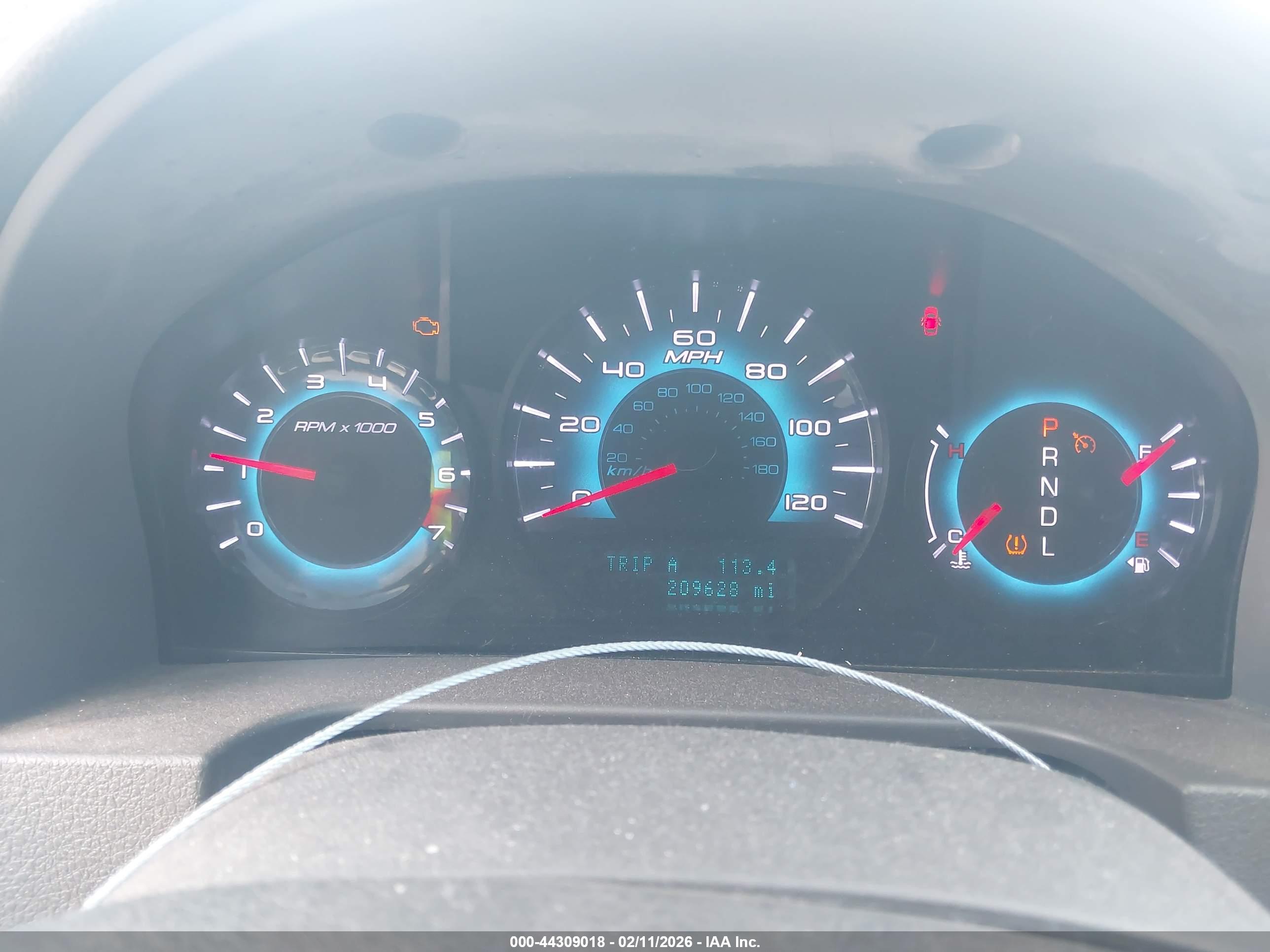 FORD FUSION image 7
