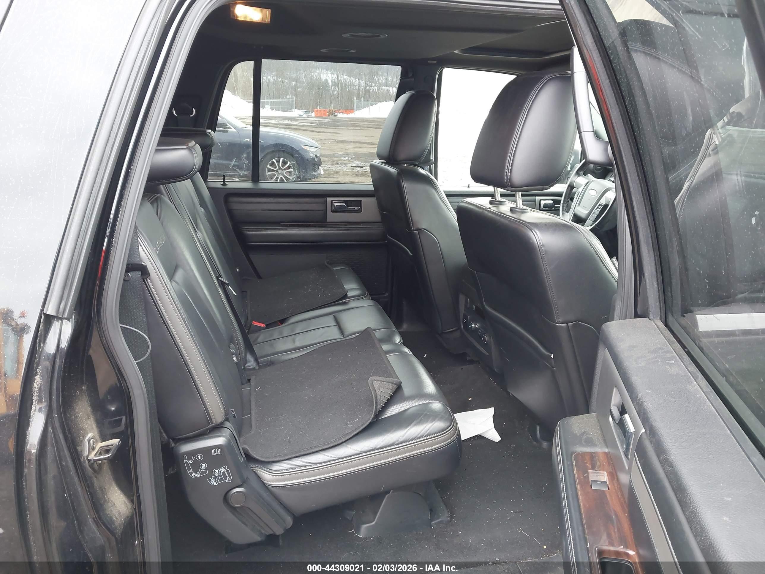FORD EXPEDITION image 8