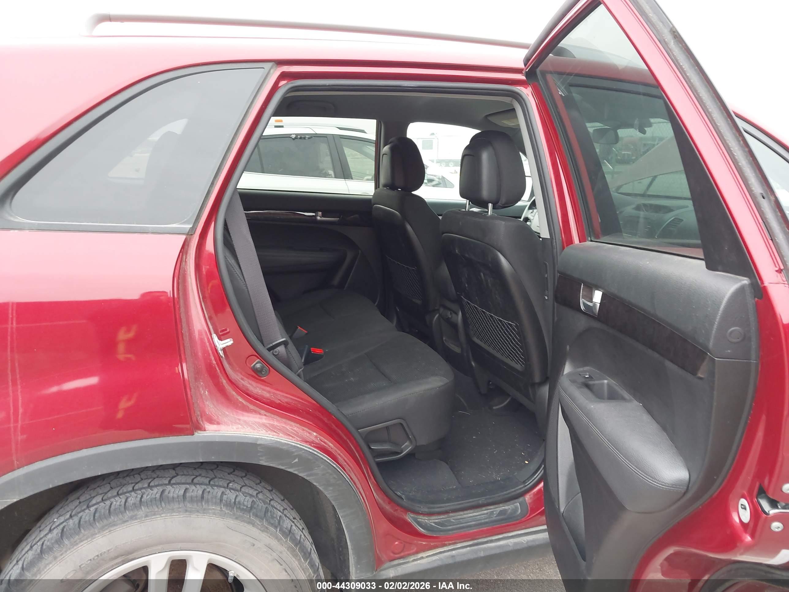 KIA SORENTO image 8