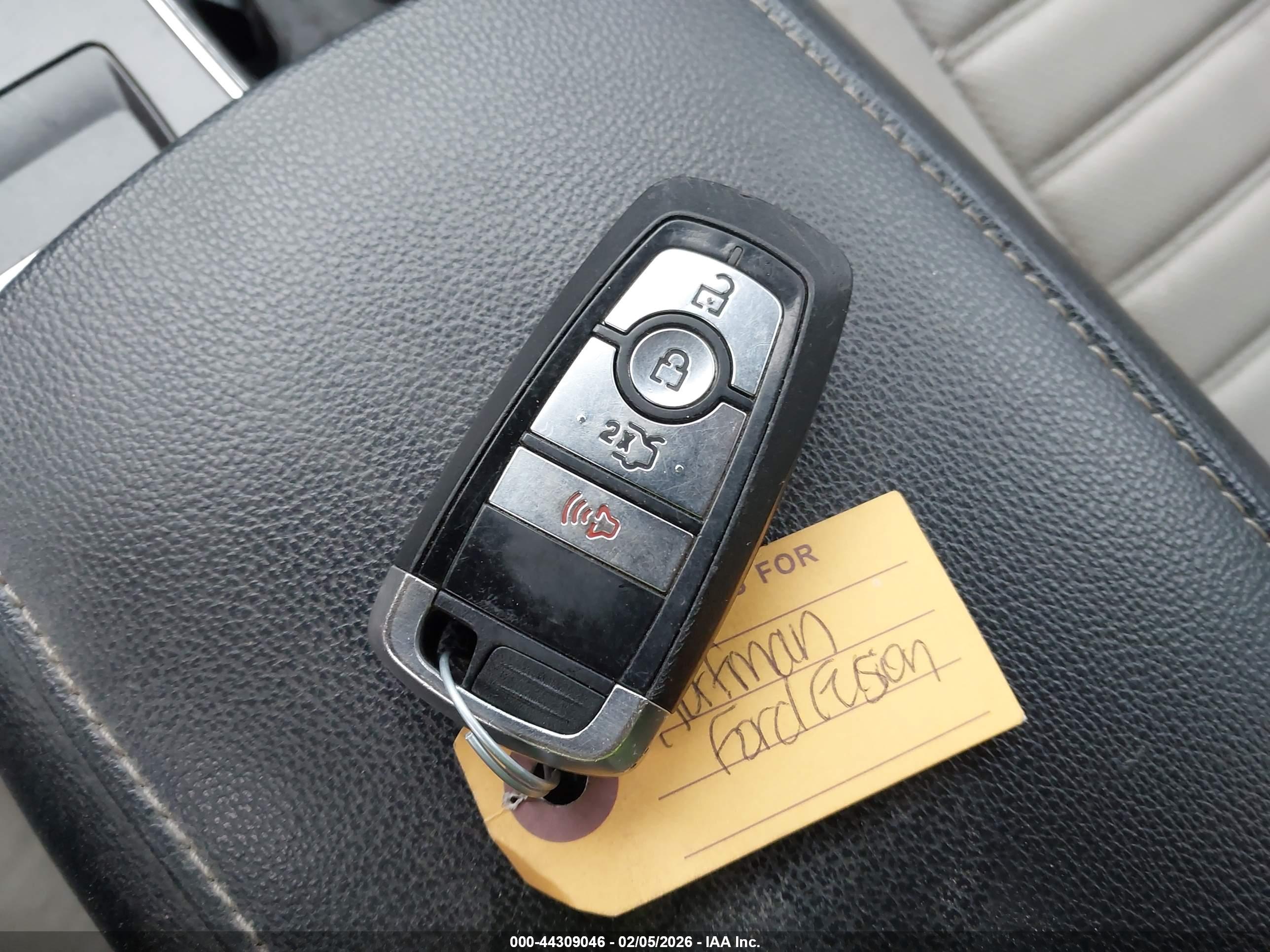 FORD FUSION image 11