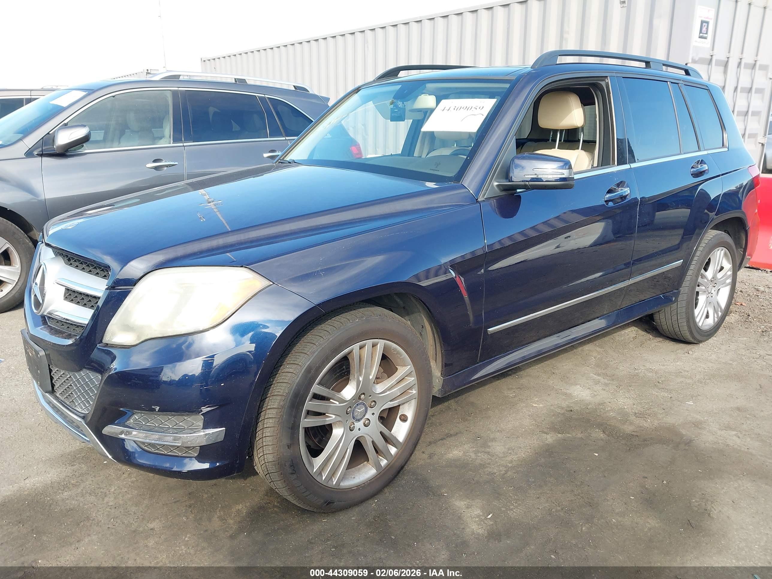 MERCEDES-BENZ GLK image 2