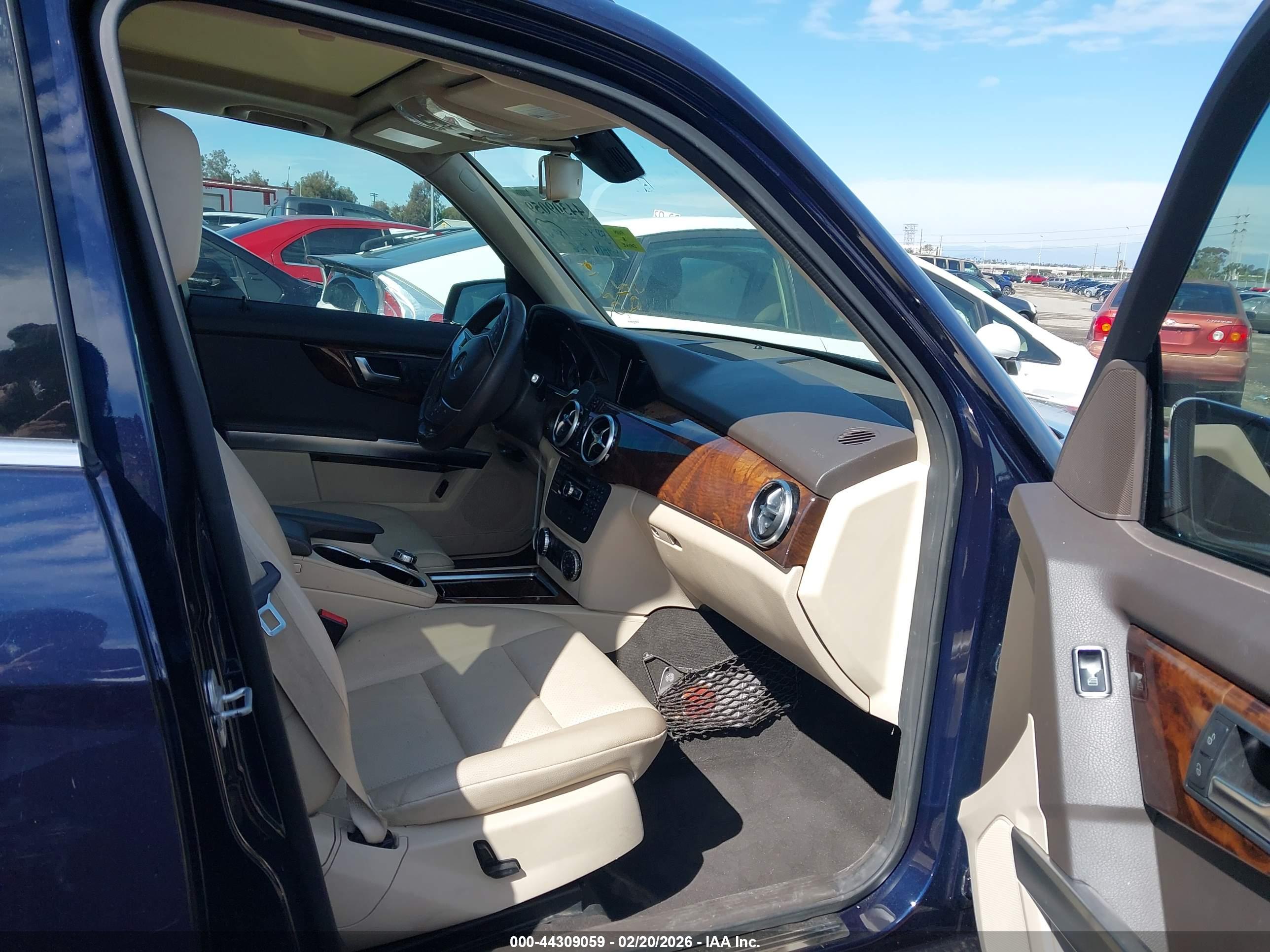 MERCEDES-BENZ GLK image 5