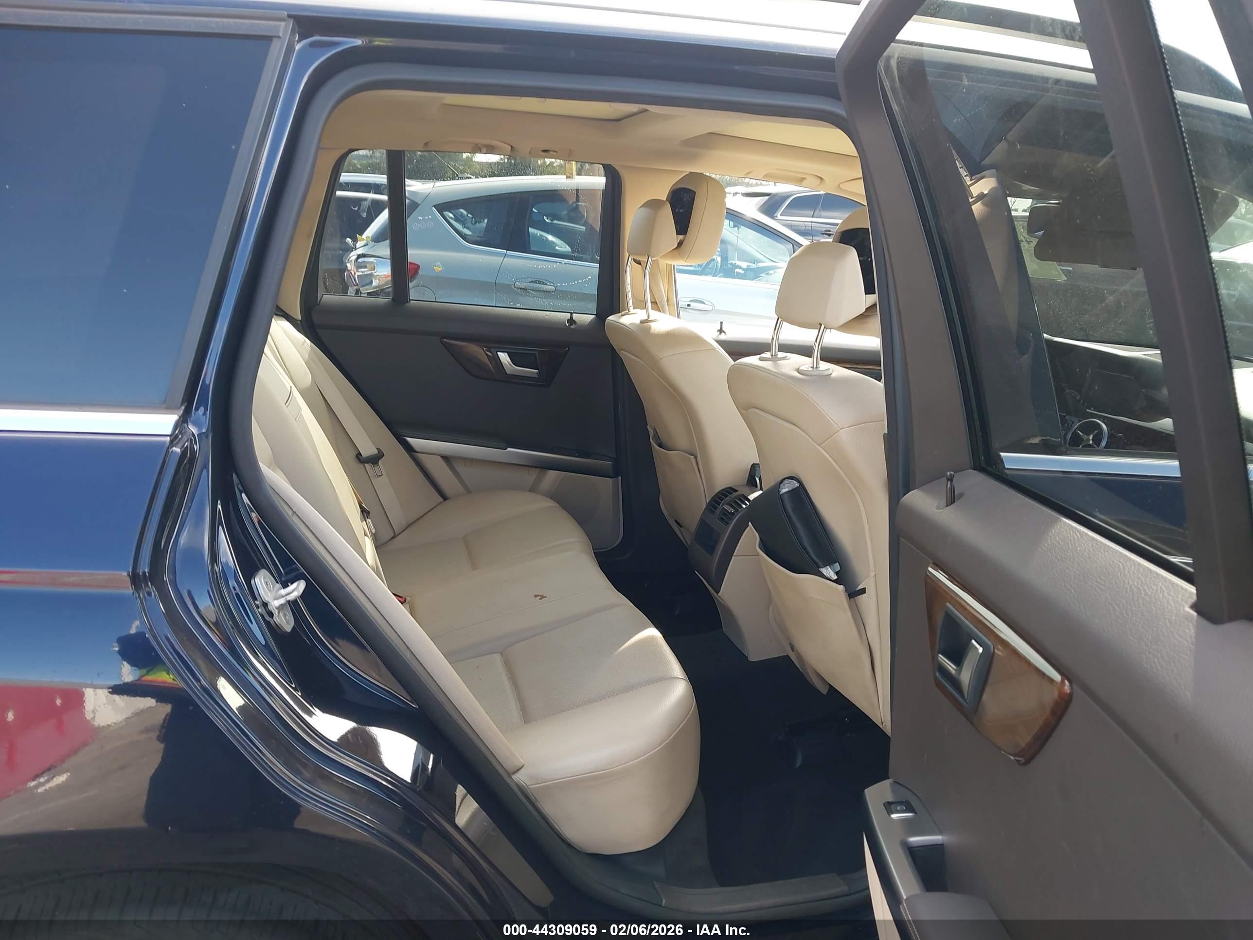 MERCEDES-BENZ GLK image 8